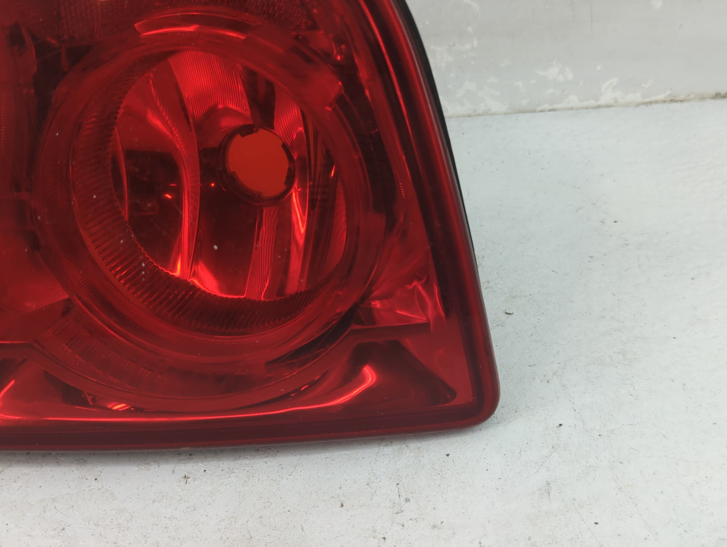 2008-2012 Chevrolet Malibu Tail Light Assembly Passenger Right OEM P/N:20914364 Fits Fits 2008 2009 2010 2011 2012 OEM Used 
