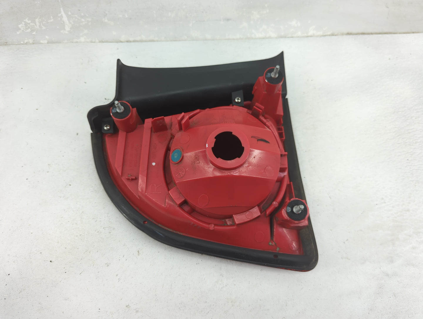 2008-2012 Chevrolet Malibu Tail Light Assembly Passenger Right OEM P/N:20914364 Fits Fits 2008 2009 2010 2011 2012 OEM Used 