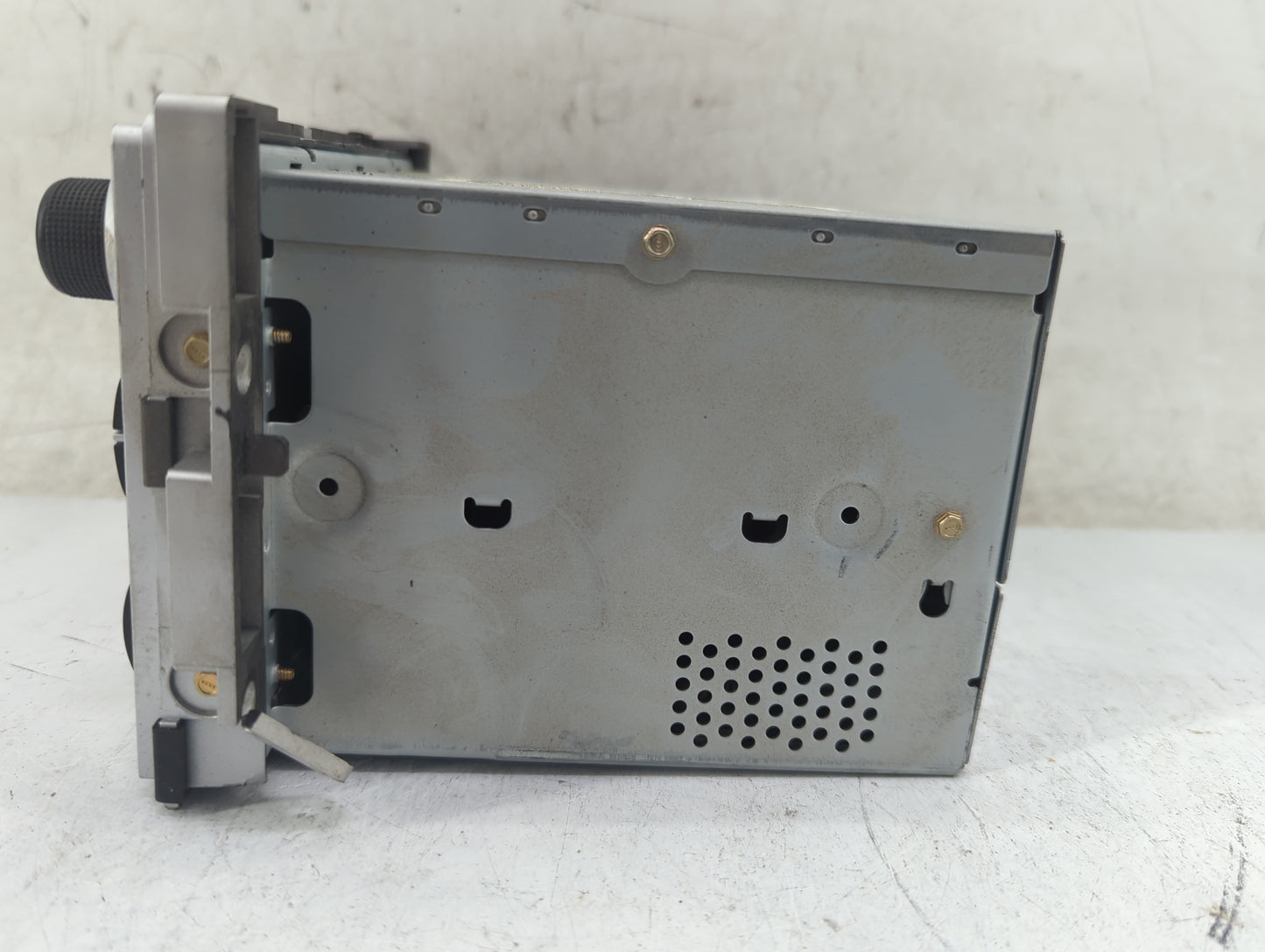 2009-2012 Chevrolet Malibu Radio AM FM Cd Player Receiver Replacement P/N:28152105 25833636 Fits Fits 2009 2010 2011 2012 OE