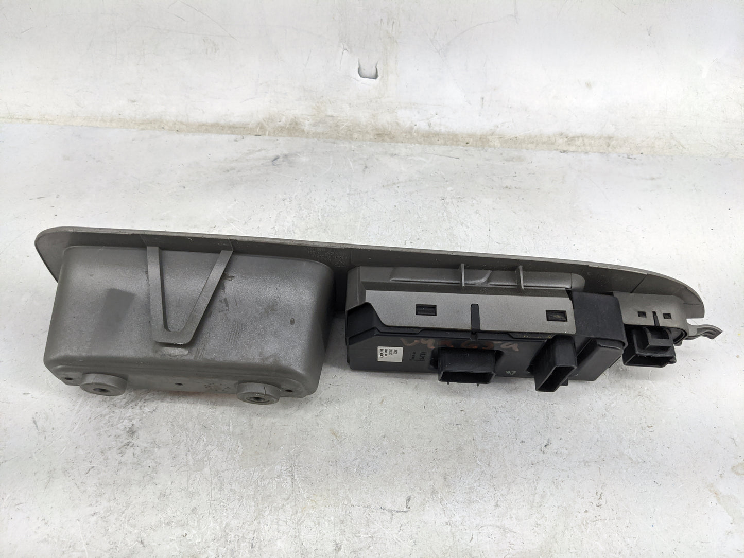 2010-2012 Chevrolet Malibu Master Power Window Switch Replacement Driver Side Left P/N:25993399 Fits Fits 2010 2011 2012 OEM