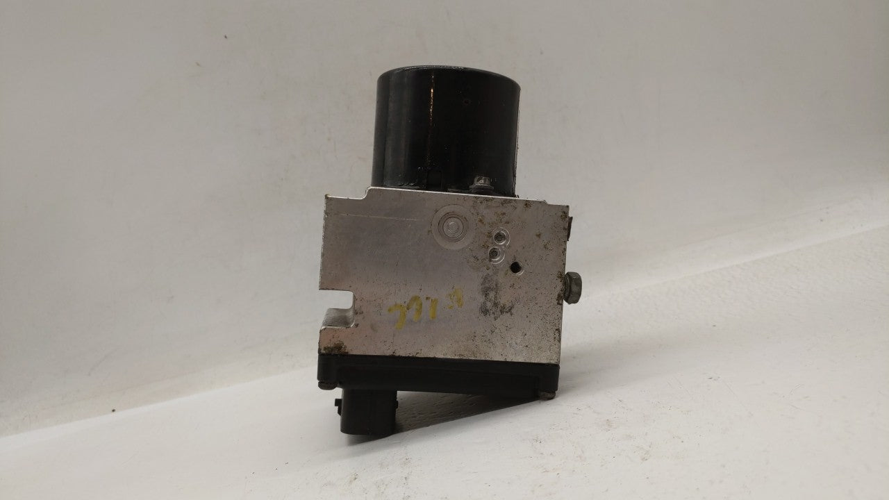 2012 Chevrolet Malibu ABS Pump Control Module Replacement P/N:22799743 22800233 Fits OEM Used Auto Parts - Oemusedautoparts1