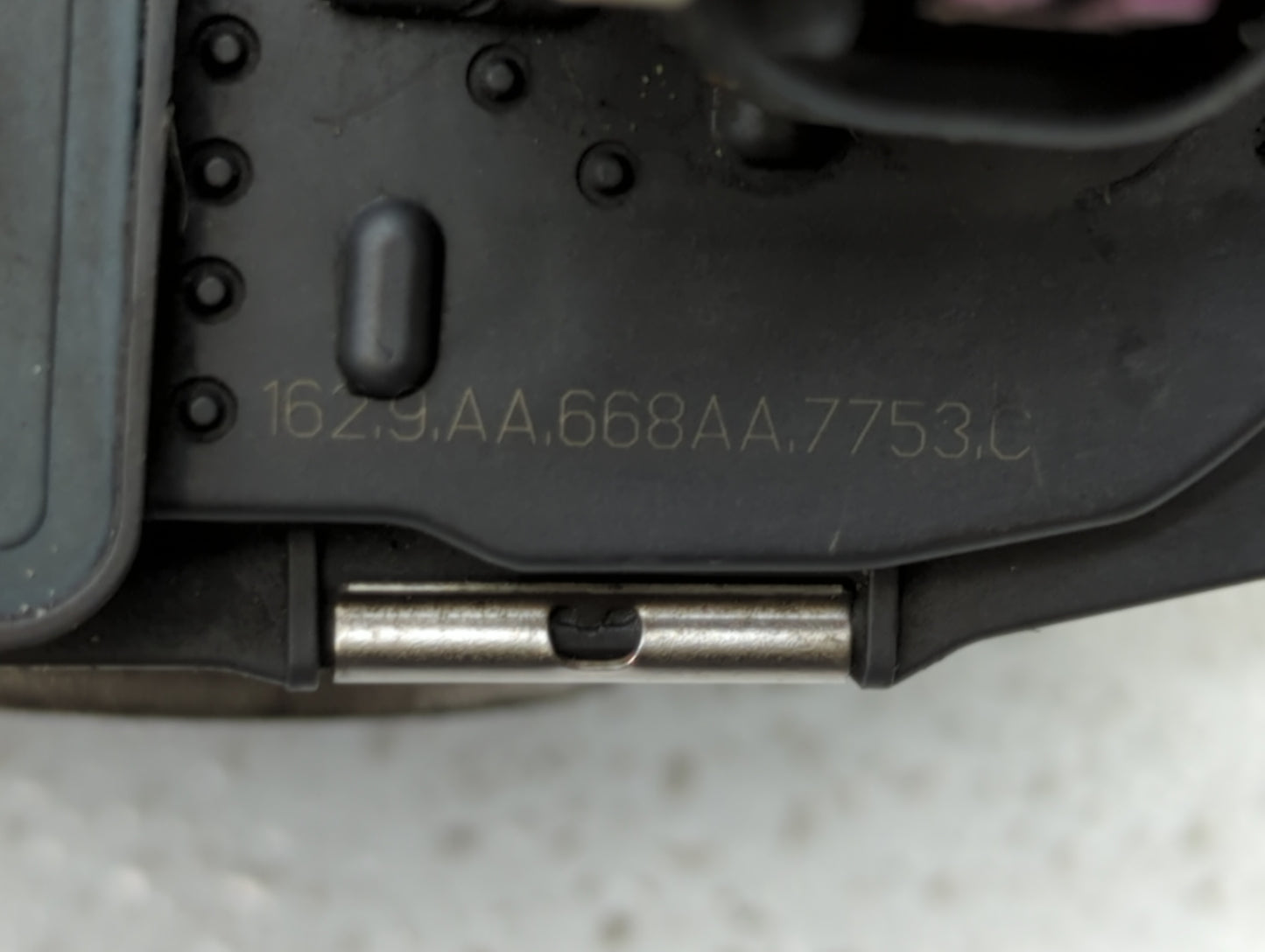 2008-2012 Chevrolet Malibu Throttle Body P/N:9B4G-9F991-A 668AA, 186AA Fits Fits 2007 2008 2009 2010 2011 2012 OEM Used Auto