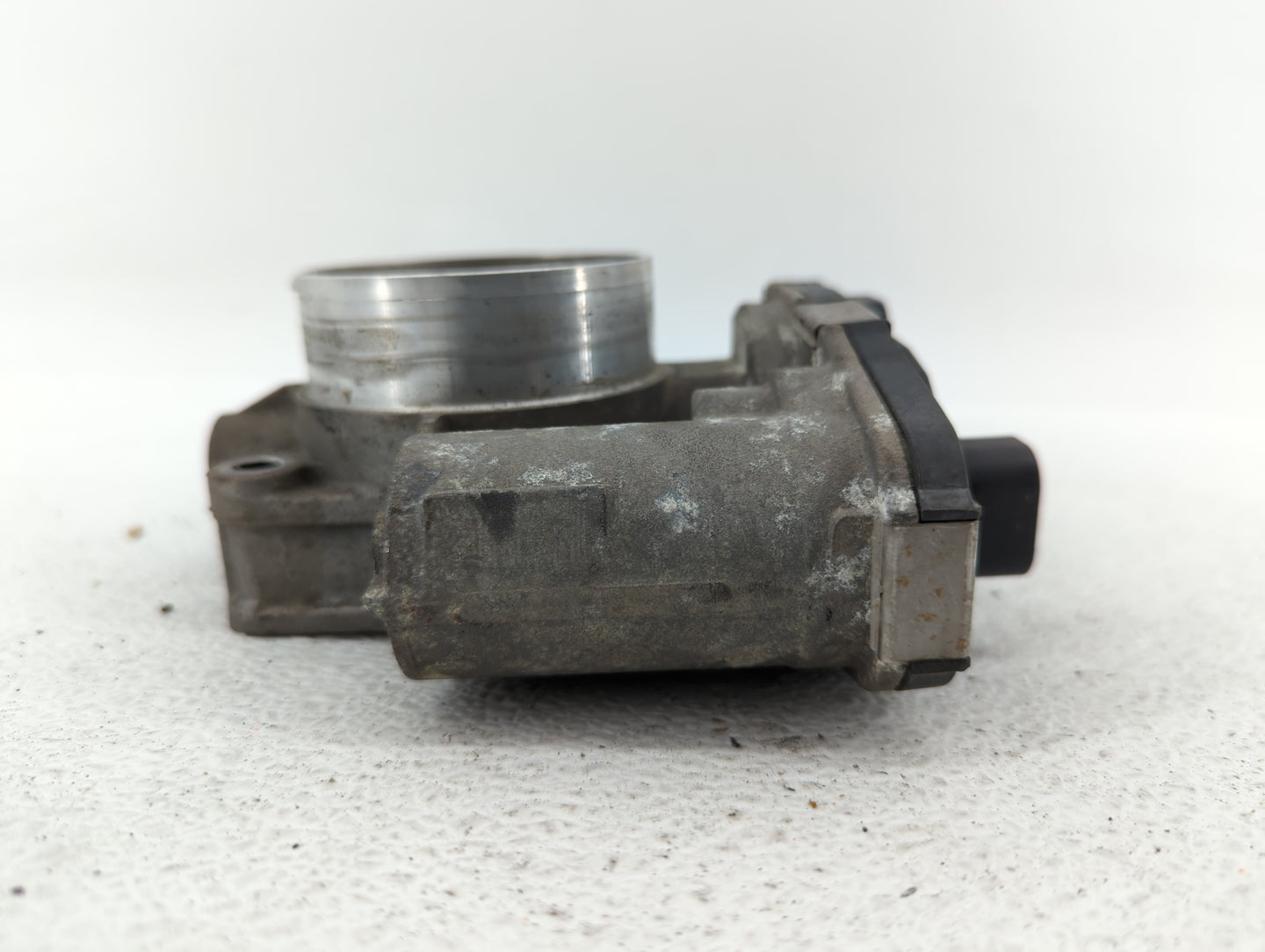 2008-2012 Chevrolet Malibu Throttle Body P/N:362IA 9B4G-9F991-A, 668AA, 186AA Fits Fits 2007 2008 2009 2010 2011 2012 OEM Us