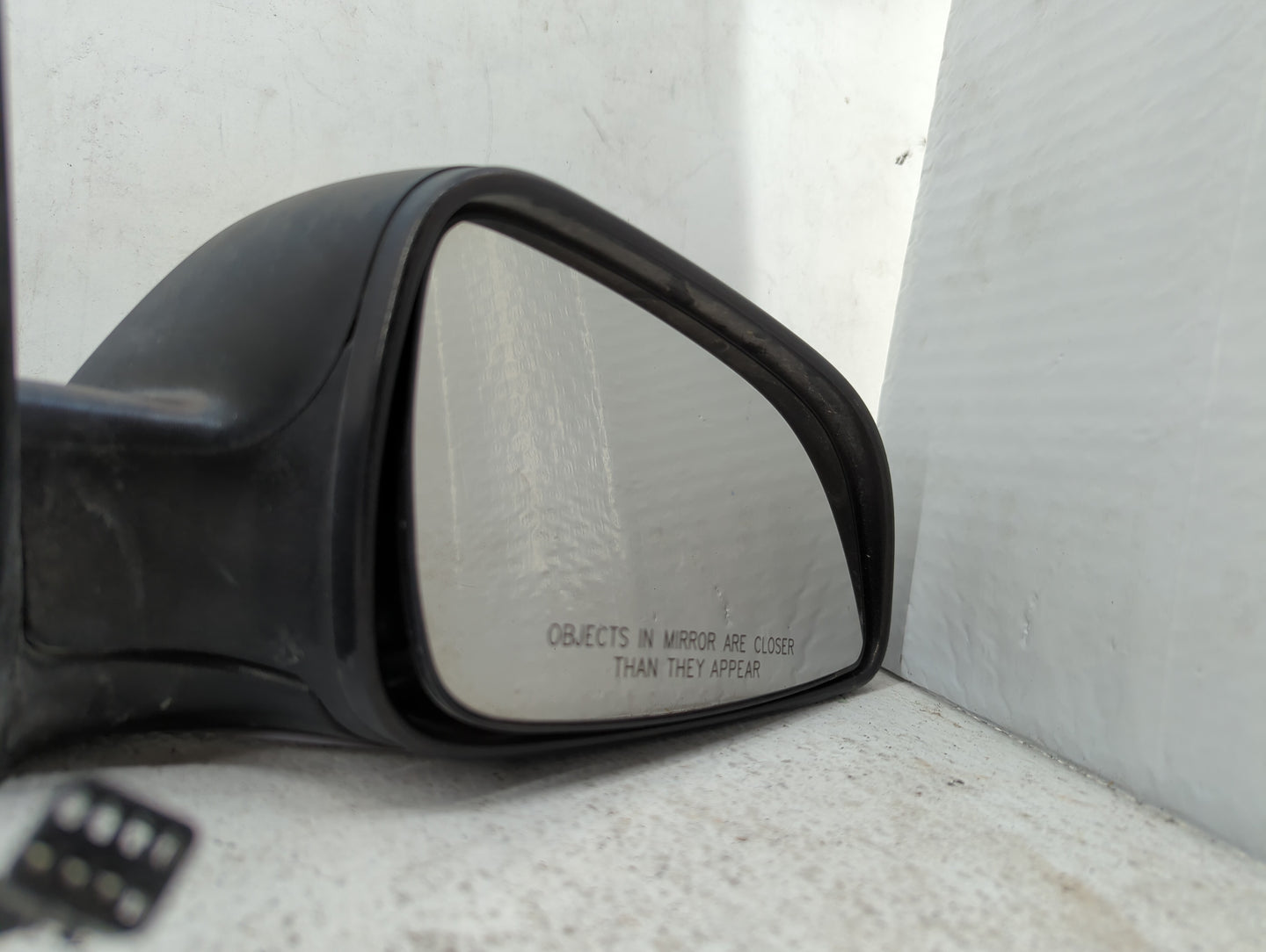 2008-2012 Chevrolet Malibu Passenger Side View Mirror - Right Door Mirror OEM Used - Oemusedautoparts1.com