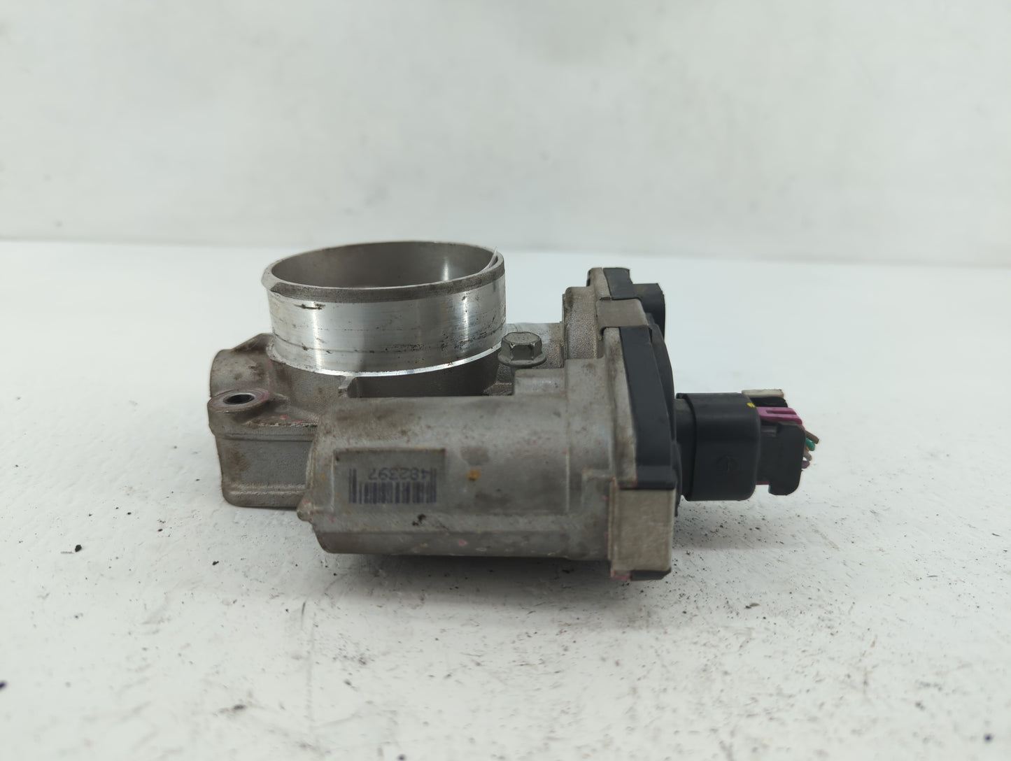 2008-2012 Chevrolet Malibu Throttle Body P/N:9B4G-9F991-A 668AA, 186AA Fits Fits 2007 2008 2009 2010 2011 2012 OEM Used Auto