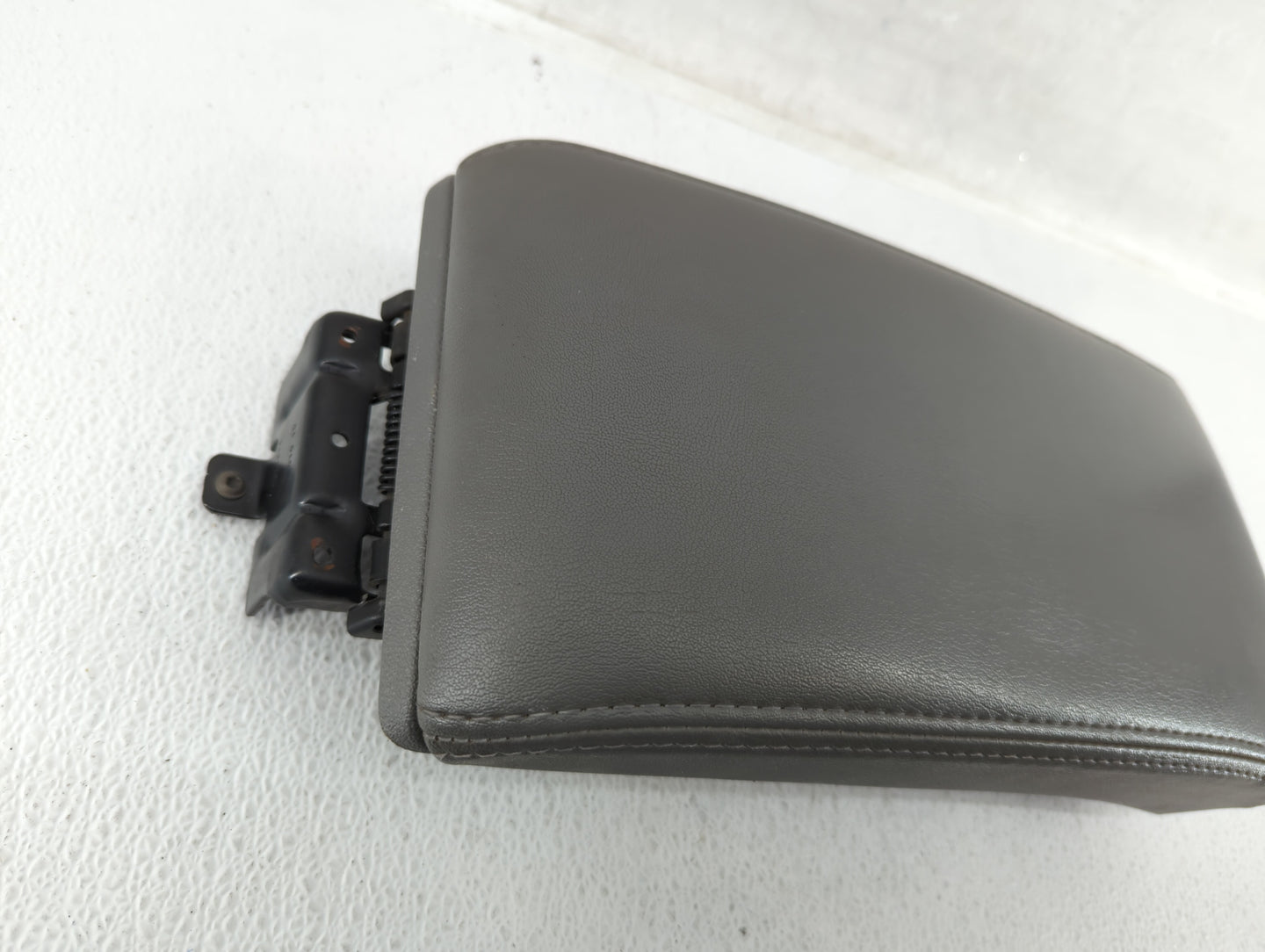 2008-2012 Chevrolet Malibu Center Console Armrest Cover Lid - Oemusedautoparts1.com