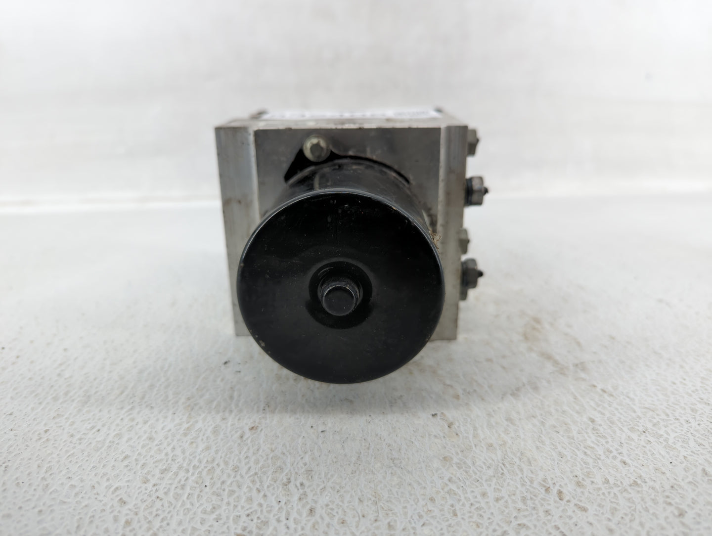 2012 Chevrolet Malibu ABS Pump Control Module Replacement P/N:22800233 Fits OEM Used Auto Parts - Oemusedautoparts1.com