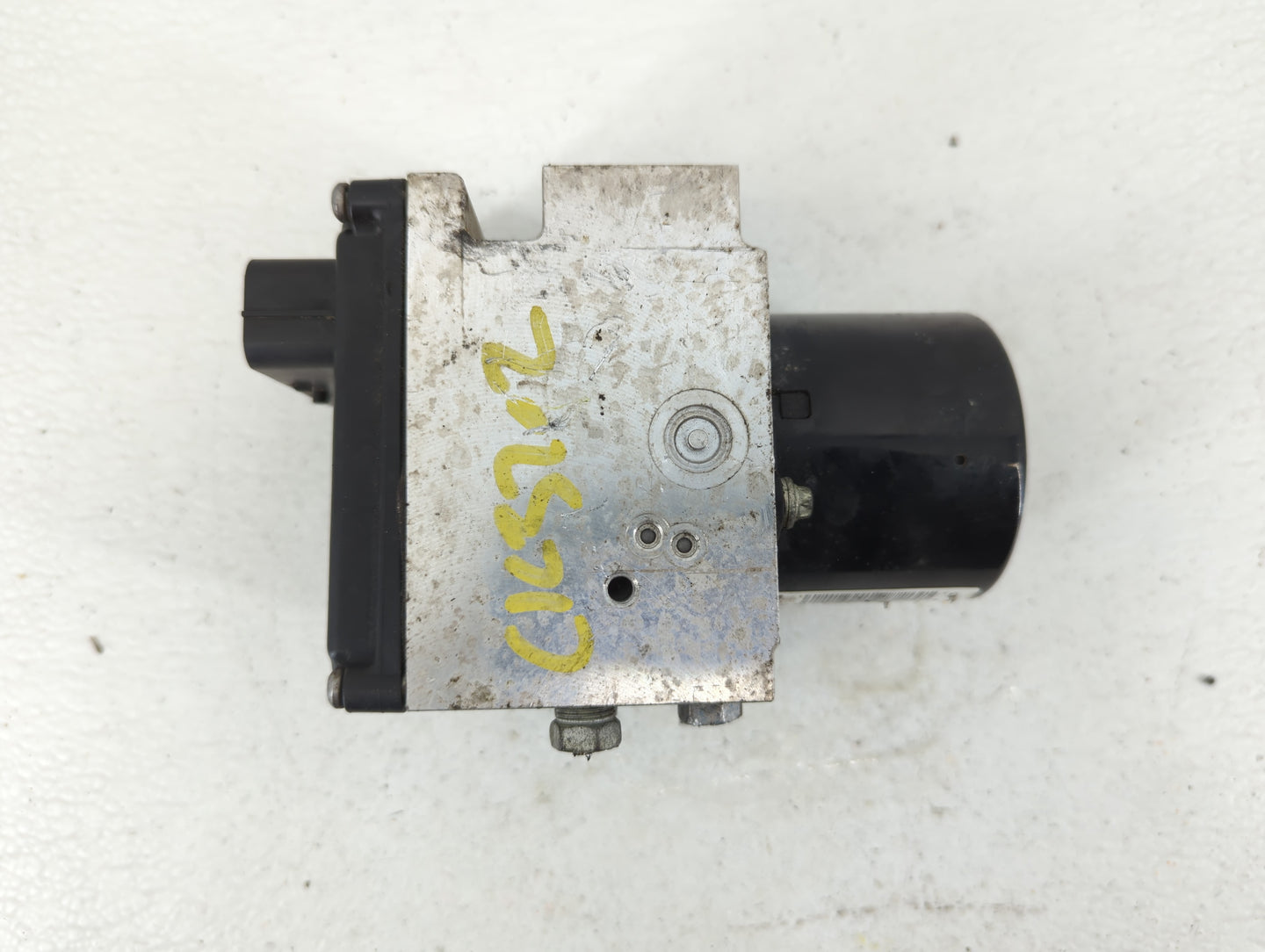 2012 Chevrolet Malibu ABS Pump Control Module Replacement P/N:22800233 Fits OEM Used Auto Parts - Oemusedautoparts1.com