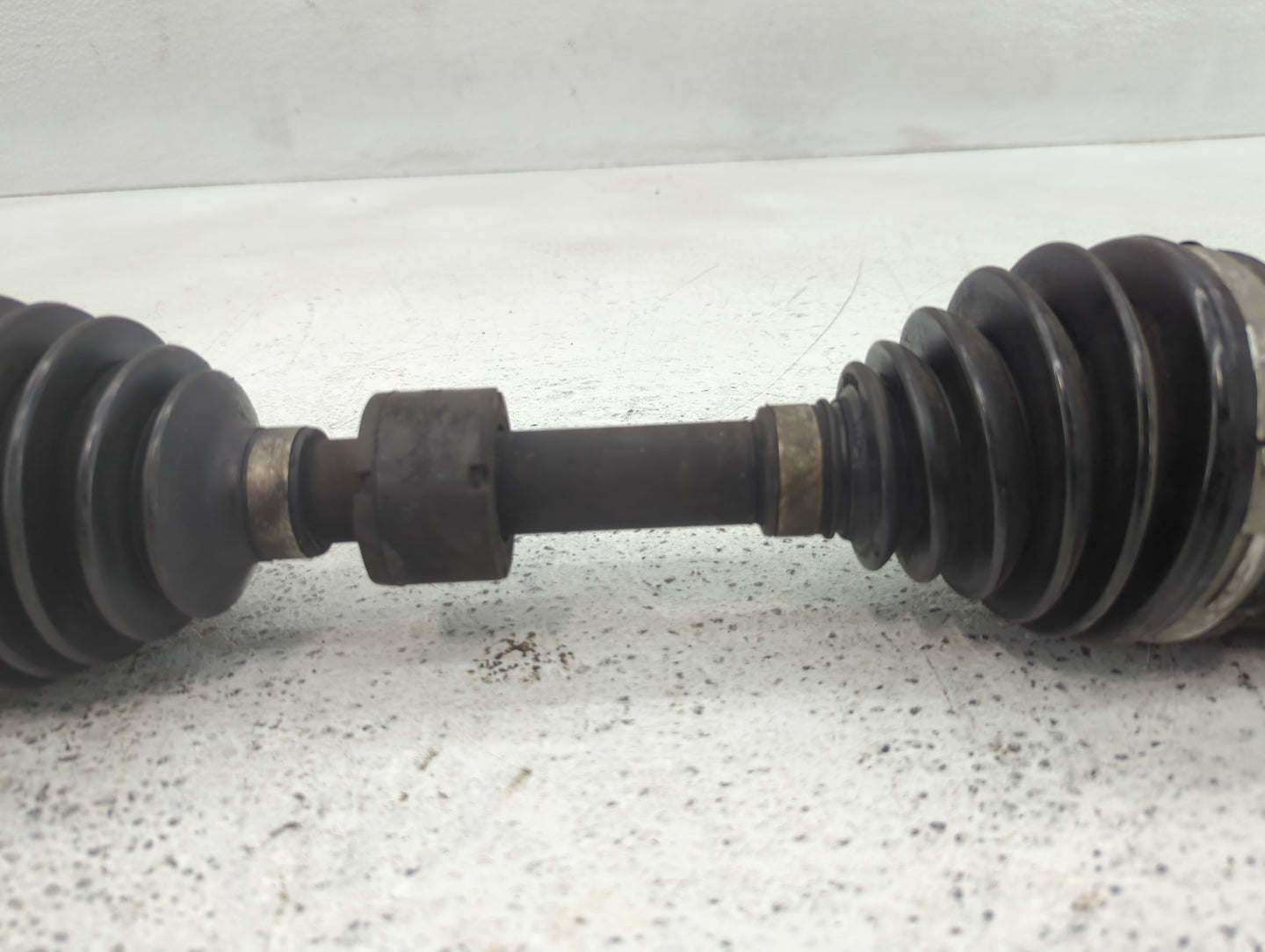 2009-2012 Chevrolet Malibu Axle Shaft Front Driver Cv C/v - Oemusedautoparts1.com