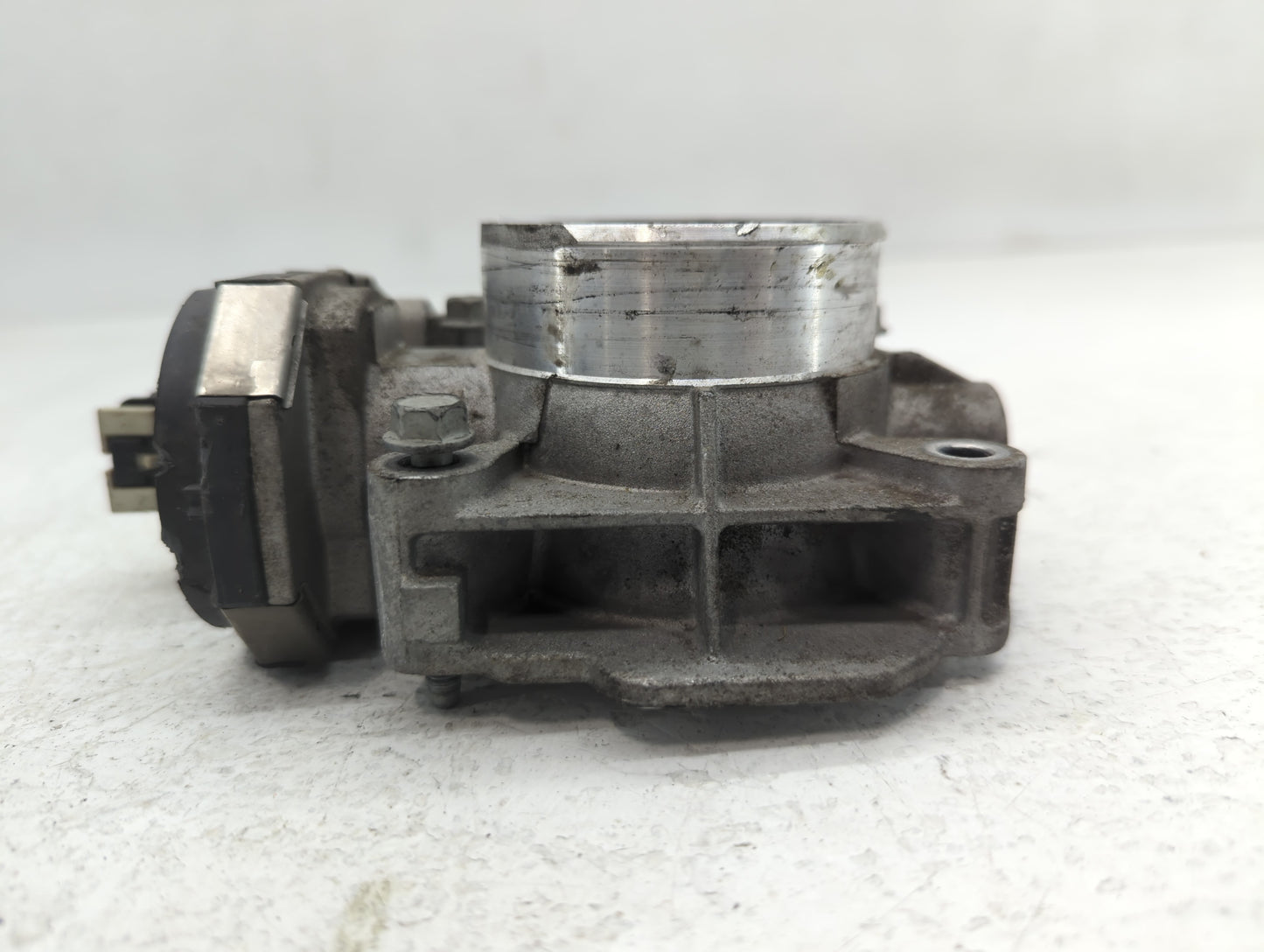 2008-2012 Chevrolet Malibu Throttle Body P/N:203 1AA 186AA Fits Fits 2007 2008 2009 2010 2011 2012 OEM Used Auto Parts - Oem