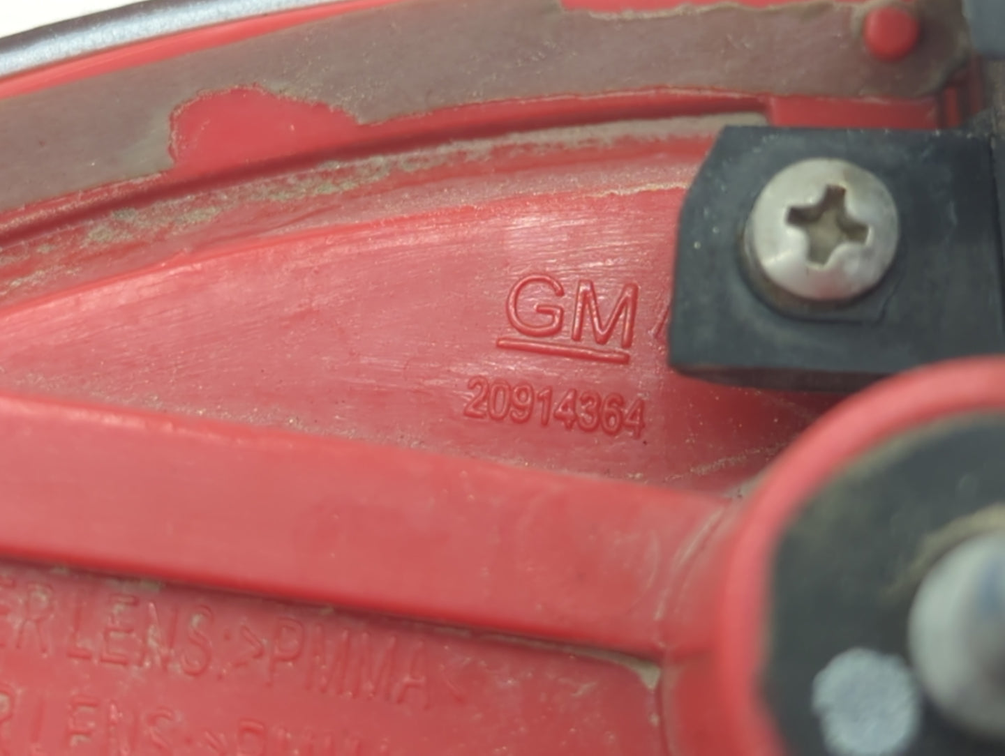 2008-2012 Chevrolet Malibu Tail Light Assembly Driver Left OEM P/N:GM20914364 Fits Fits 2008 2009 2010 2011 2012 OEM Used Au