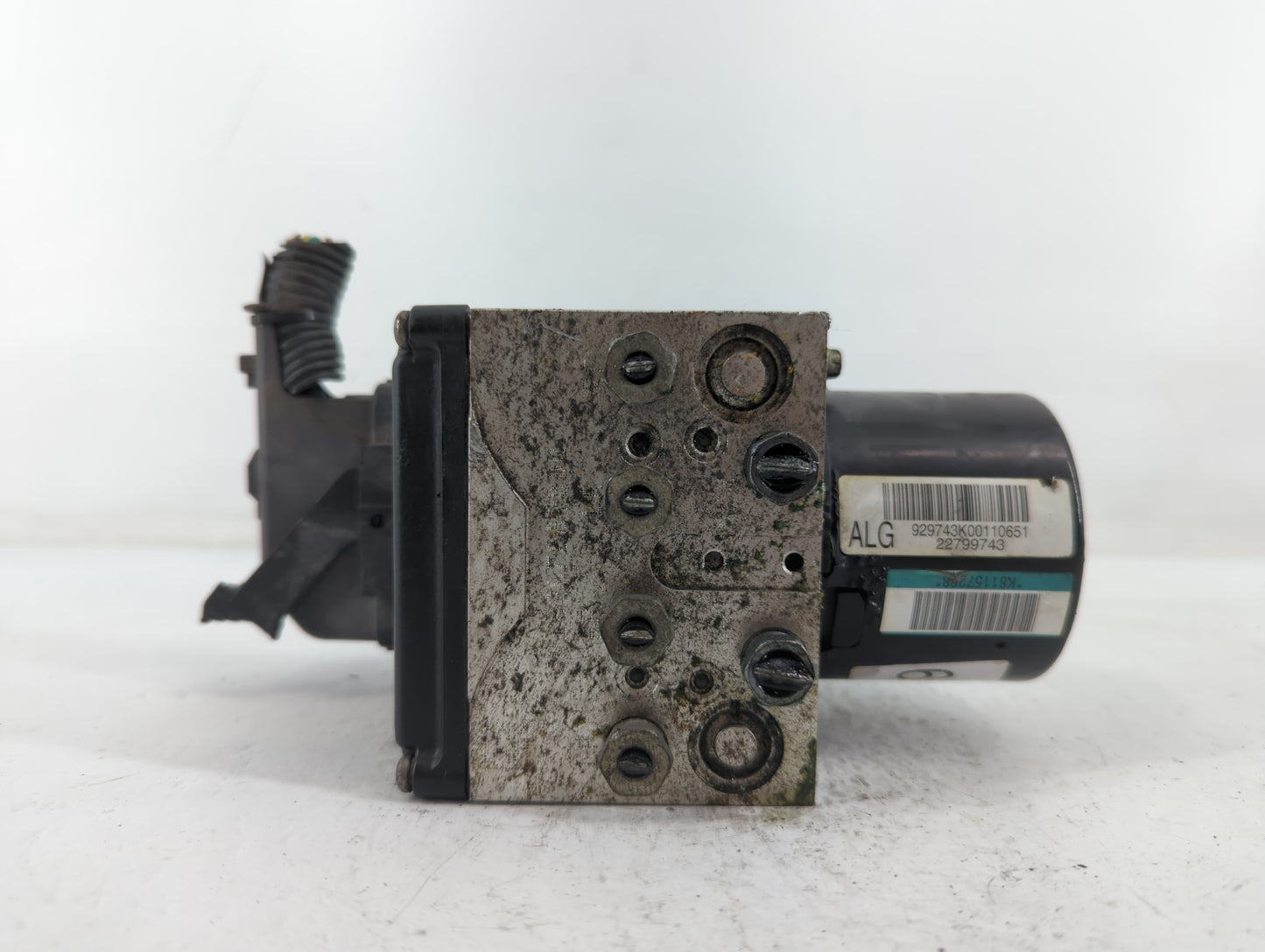 2012 Chevrolet Malibu ABS Pump Control Module Replacement P/N:22800233 Fits OEM Used Auto Parts - Oemusedautoparts1.com