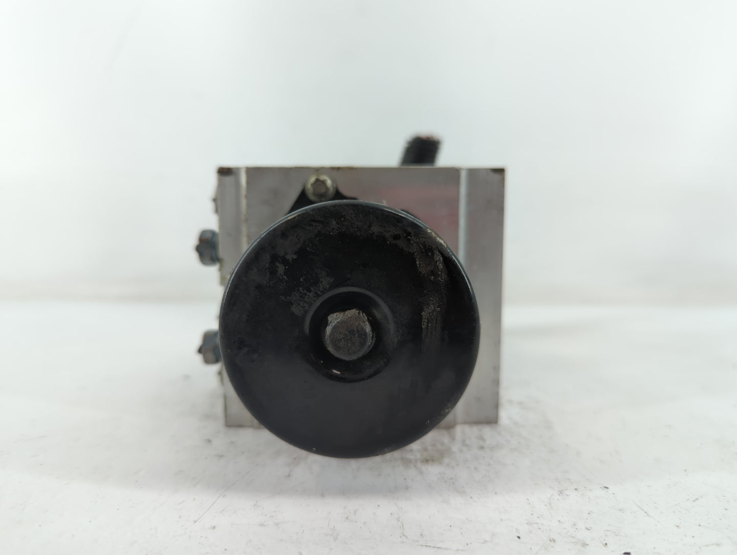2012 Chevrolet Malibu ABS Pump Control Module Replacement P/N:22800233 Fits OEM Used Auto Parts - Oemusedautoparts1.com