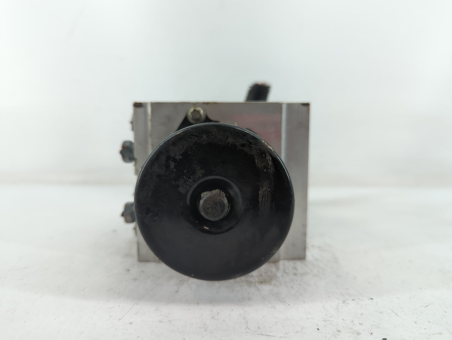 2012 Chevrolet Malibu ABS Pump Control Module Replacement P/N:22800233 Fits OEM Used Auto Parts - Oemusedautoparts1.com