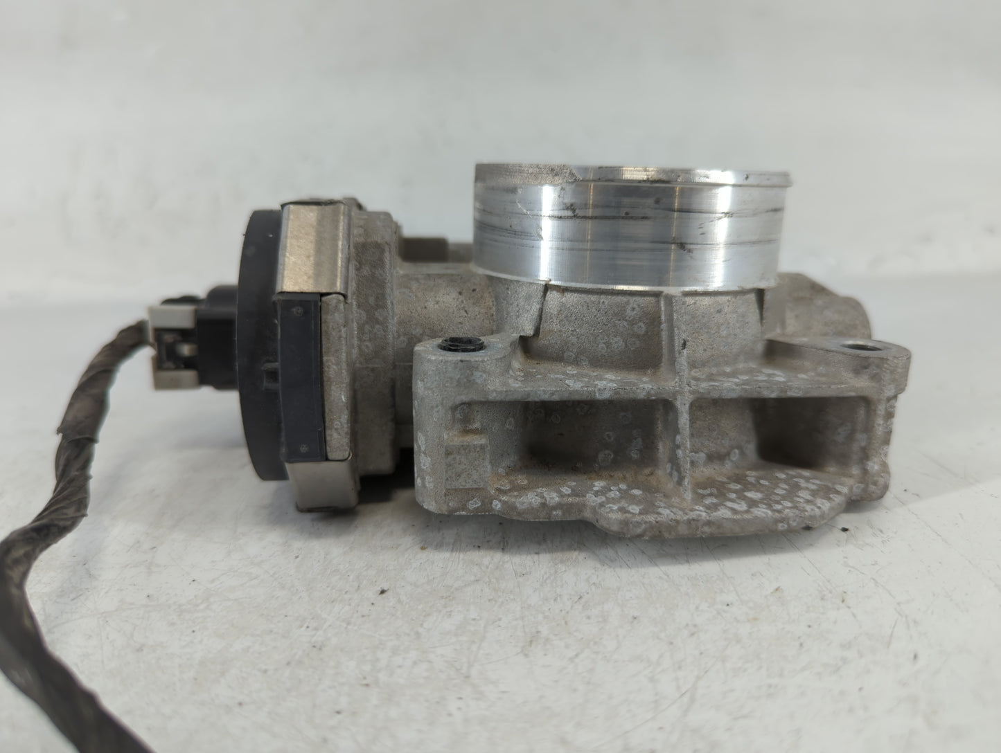 2008-2012 Chevrolet Malibu Throttle Body P/N:186AA2990C Fits Fits 2007 2008 2009 2010 2011 2012 OEM Used Auto Parts - Oemuse