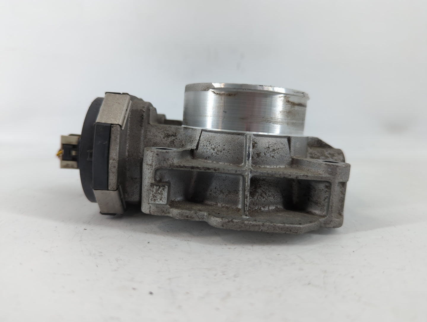 2008-2012 Chevrolet Malibu Throttle Body P/N:186AA Fits Fits 2007 2008 2009 2010 2011 2012 OEM Used Auto Parts - Oemusedauto