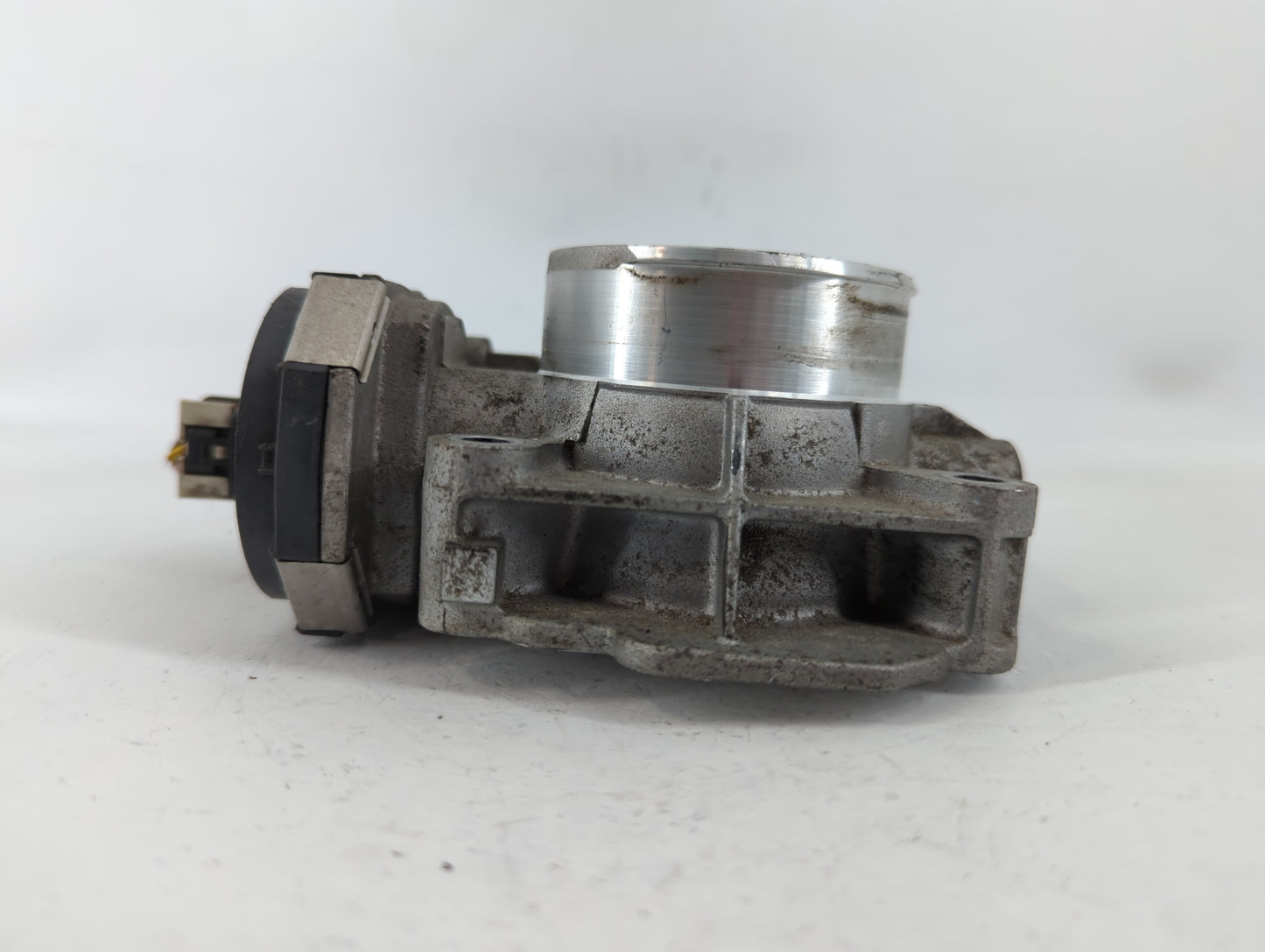 2008-2012 Chevrolet Malibu Throttle Body P/N:186AA Fits Fits 2007 2008 2009 2010 2011 2012 OEM Used Auto Parts - Oemusedauto