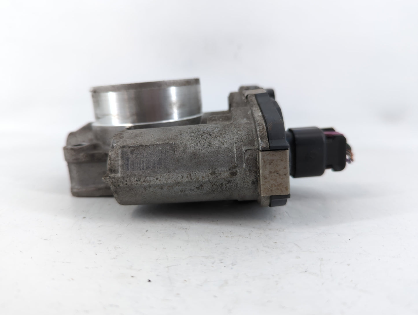 2008-2012 Chevrolet Malibu Throttle Body P/N:186AA Fits Fits 2007 2008 2009 2010 2011 2012 OEM Used Auto Parts - Oemusedauto