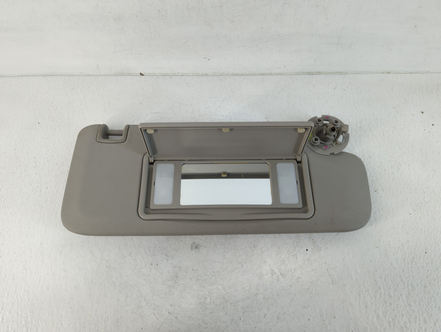 2004-2012 Chevrolet Malibu Sun Visor Shade Replacement Passenger Right Mirror Fits Fits 2004 2005 2008 2009 2010 2011 2012 O