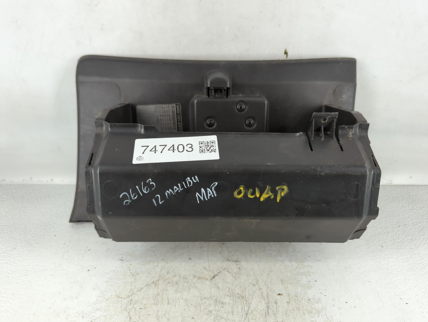 2012 Chevrolet Malibu Passenger Glove Box Door Storage Compartment 747403 - Oemusedautoparts1.com