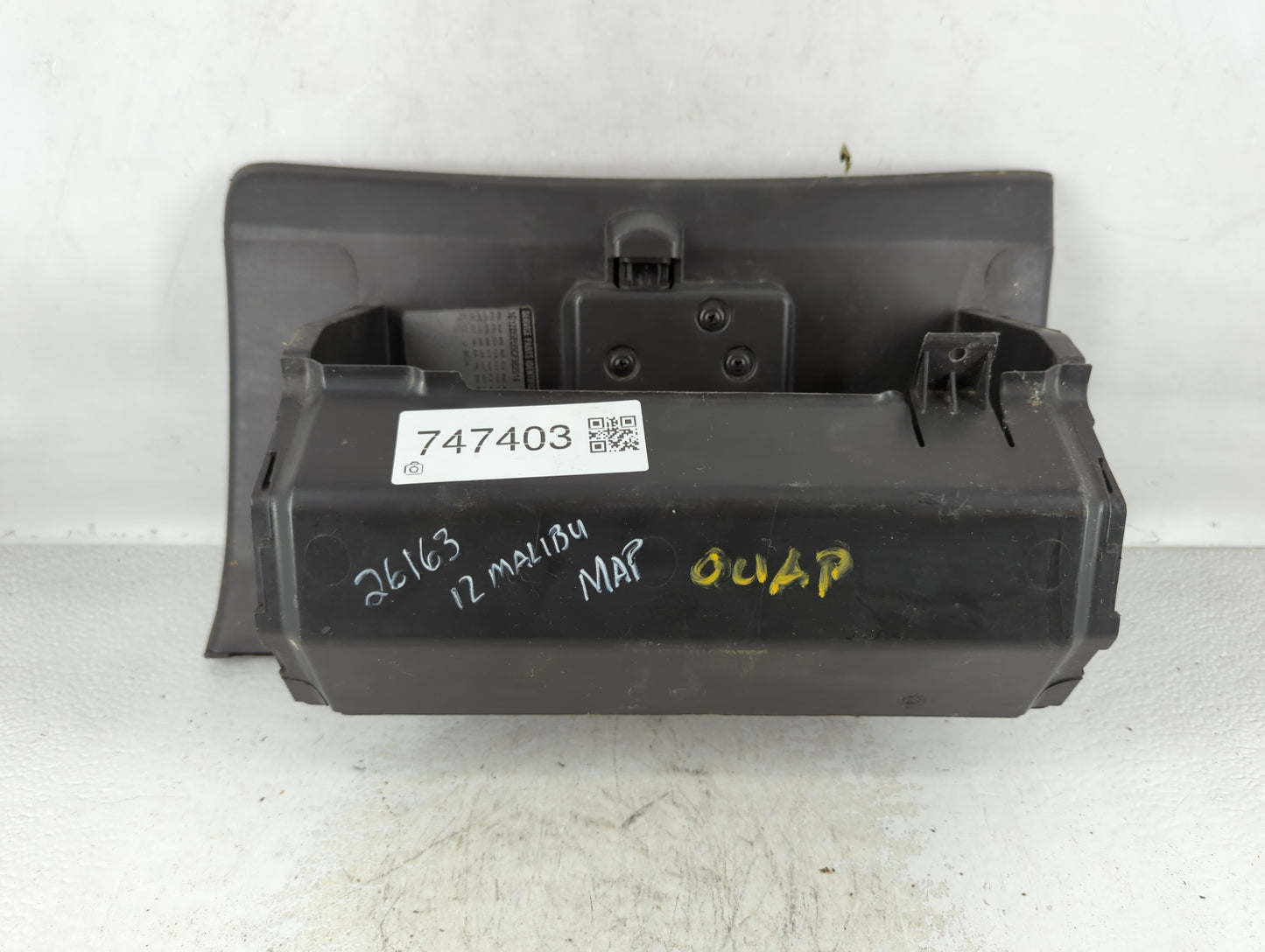 2012 Chevrolet Malibu Passenger Glove Box Door Storage Compartment 747403 - Oemusedautoparts1.com