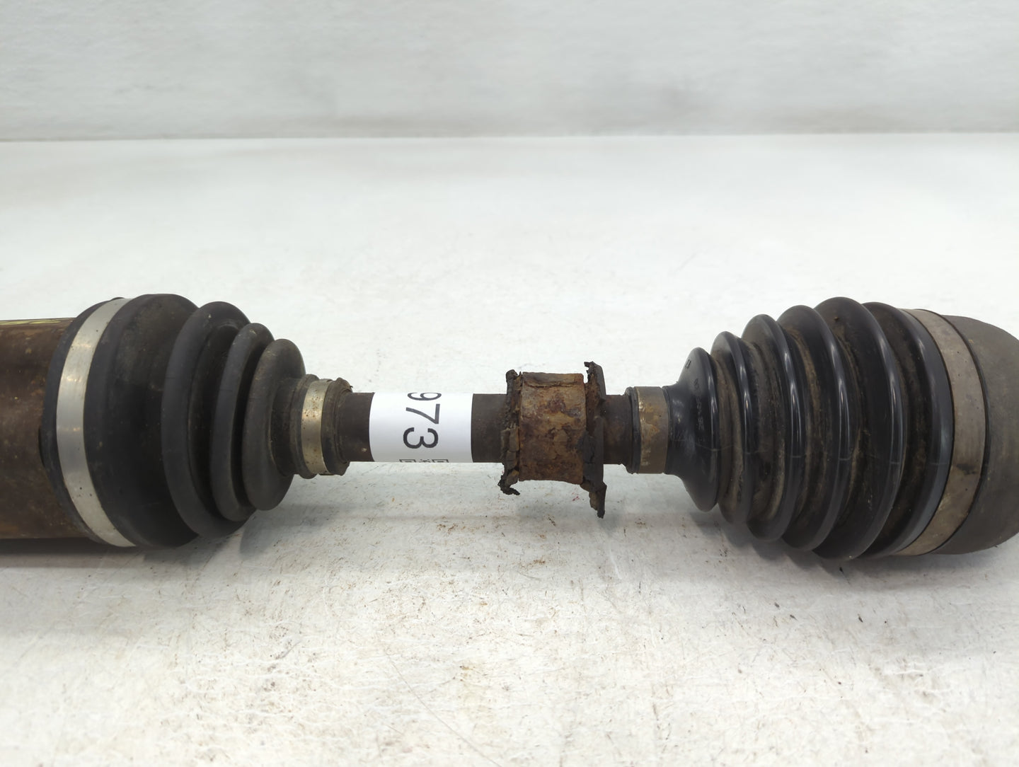 2009-2012 Chevrolet Malibu Axle Shaft Front Passenger Cv C/v 775973 - Oemusedautoparts1.com