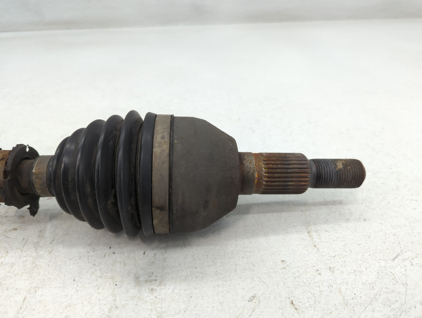 2009-2012 Chevrolet Malibu Axle Shaft Front Passenger Cv C/v 775973 - Oemusedautoparts1.com