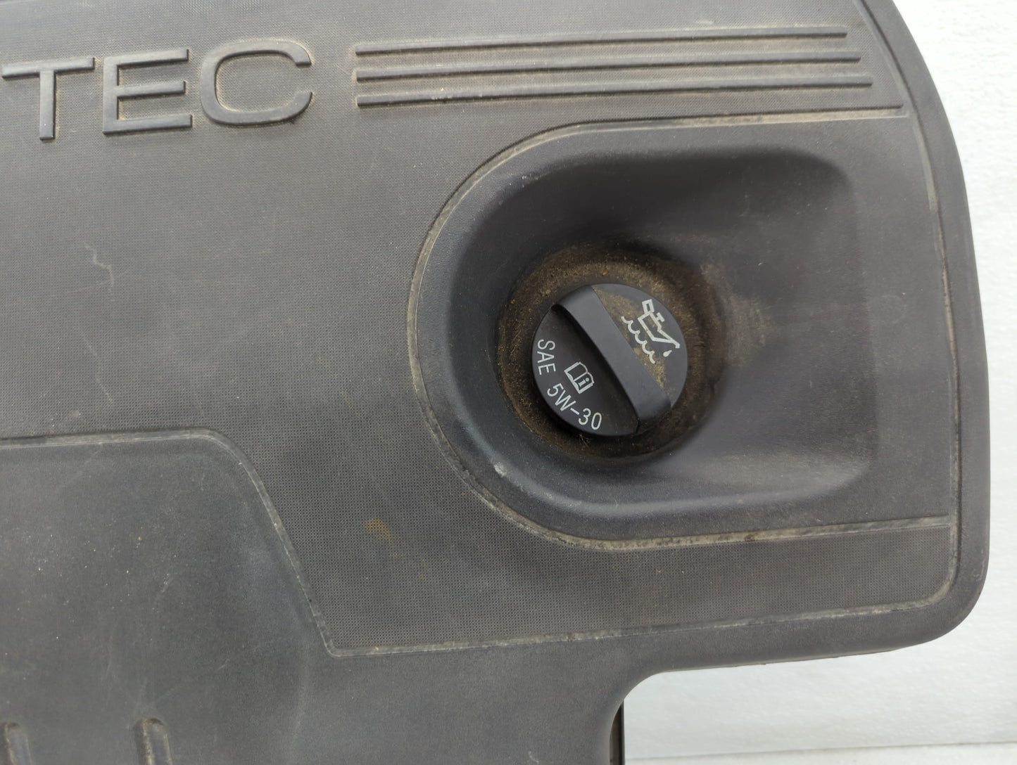2012 Chevrolet Malibu Engine Cover - Oemusedautoparts1.com