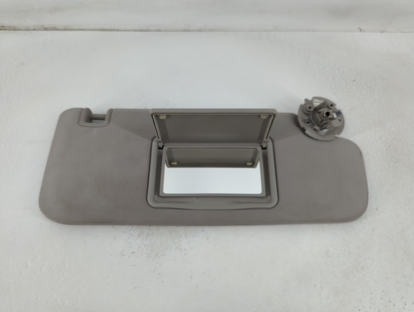 2004-2012 Chevrolet Malibu Sun Visor Shade Replacement Passenger Right Mirror Fits Fits 2004 2005 2008 2009 2010 2011 2012 O