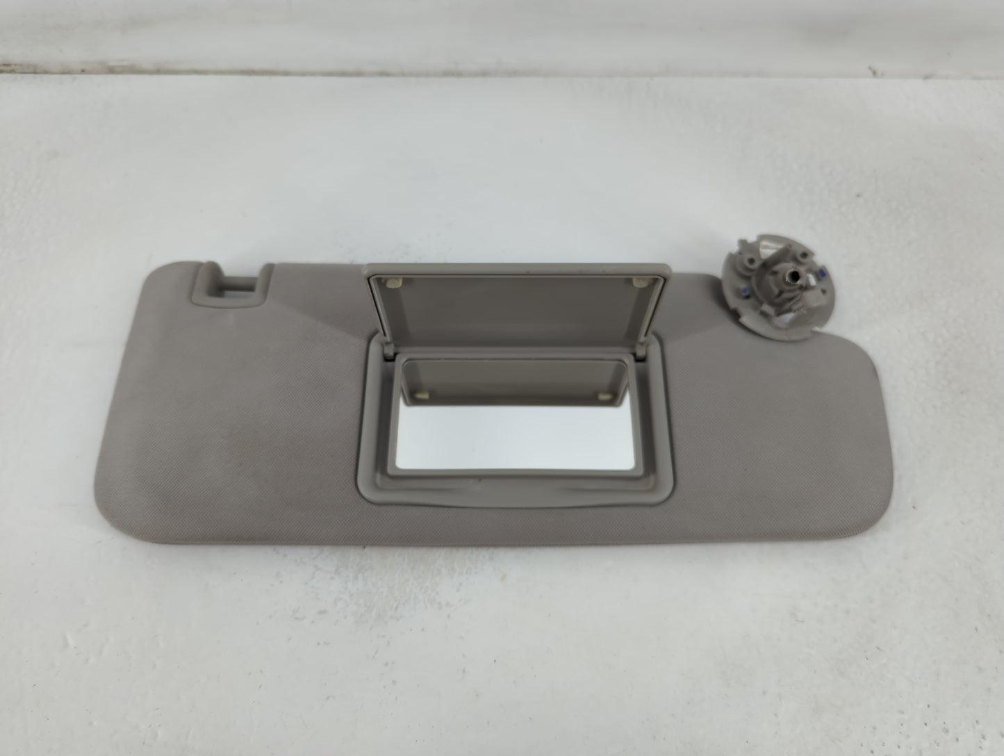 2004-2012 Chevrolet Malibu Sun Visor Shade Replacement Passenger Right Mirror Fits Fits 2004 2005 2008 2009 2010 2011 2012 O