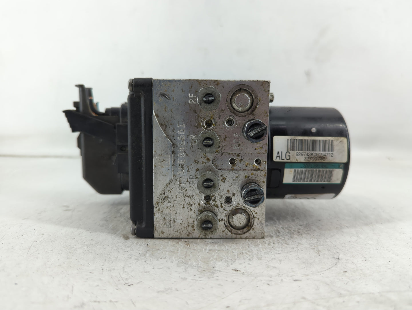2012 Chevrolet Malibu ABS Pump Control Module Replacement P/N:(P)22800233 Fits OEM Used Auto Parts - Oemusedautoparts1.com