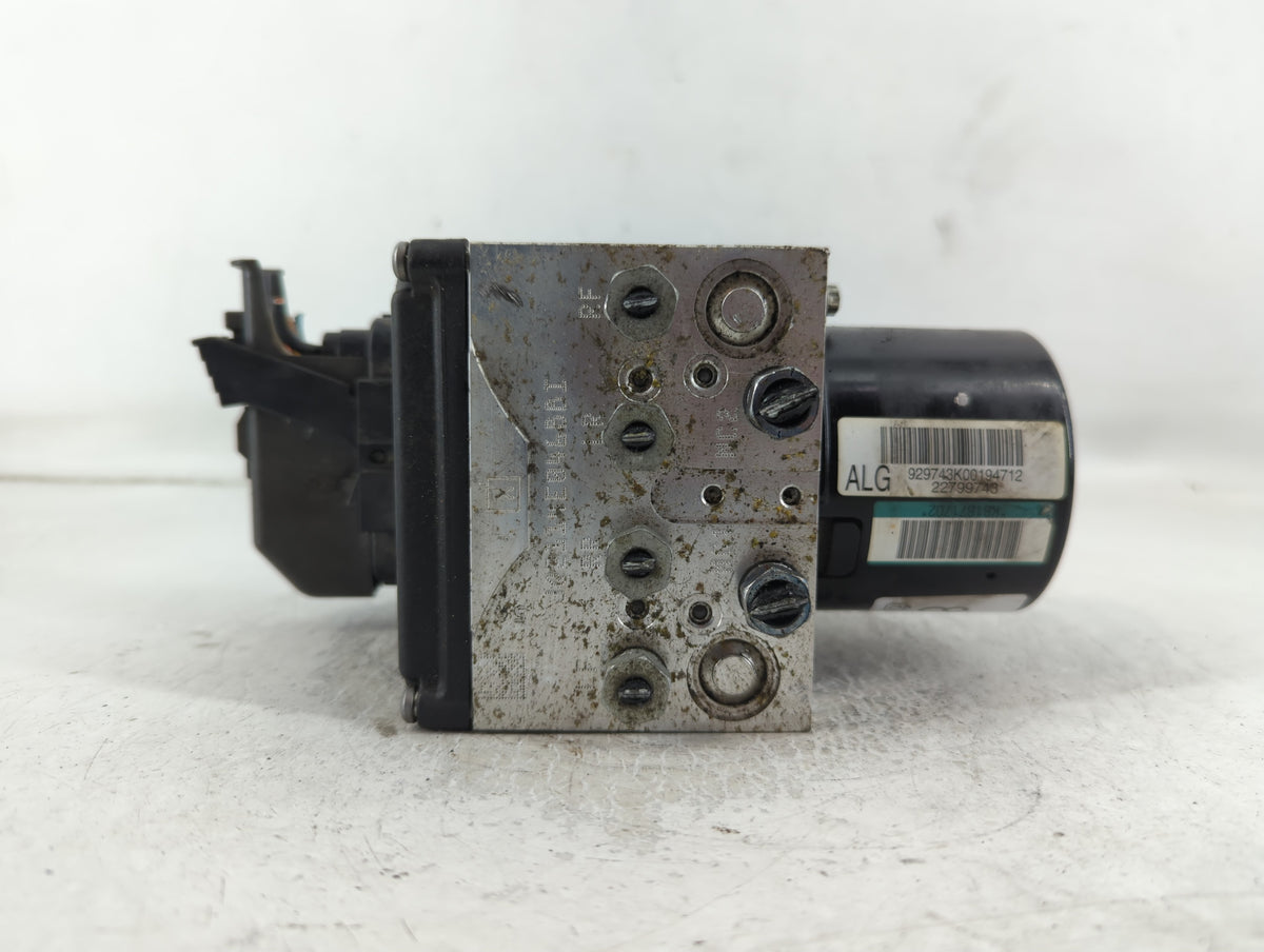2012 Chevrolet Malibu Anti-Lock Brake ABS Pump Module Actuator OEM P/N:(P)22800233 Fits OEM Used Auto Parts - Oemusedautopar