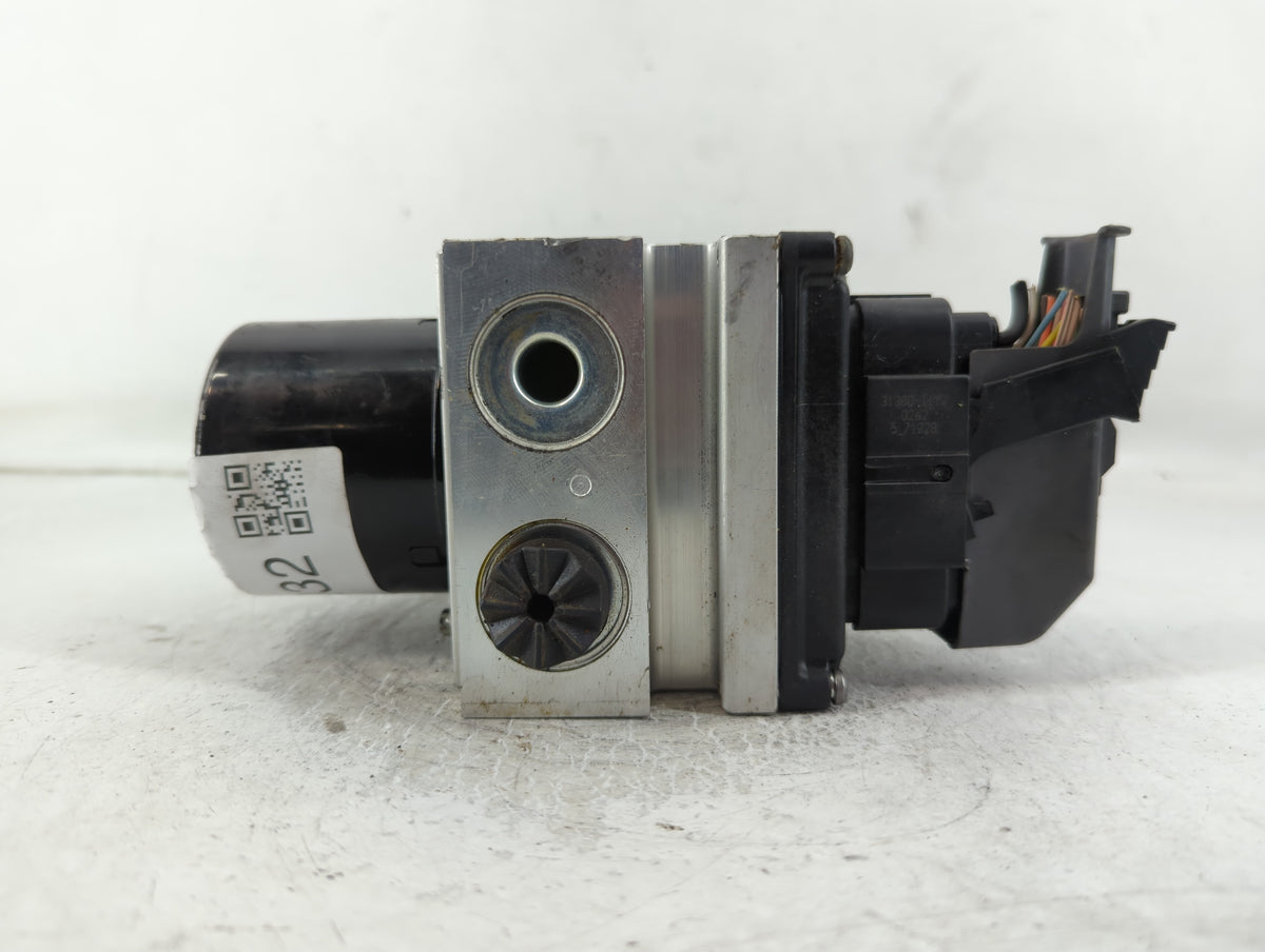 2012 Chevrolet Malibu Anti-Lock Brake ABS Pump Module Actuator OEM P/N:(P)22800233 Fits OEM Used Auto Parts - Oemusedautopar