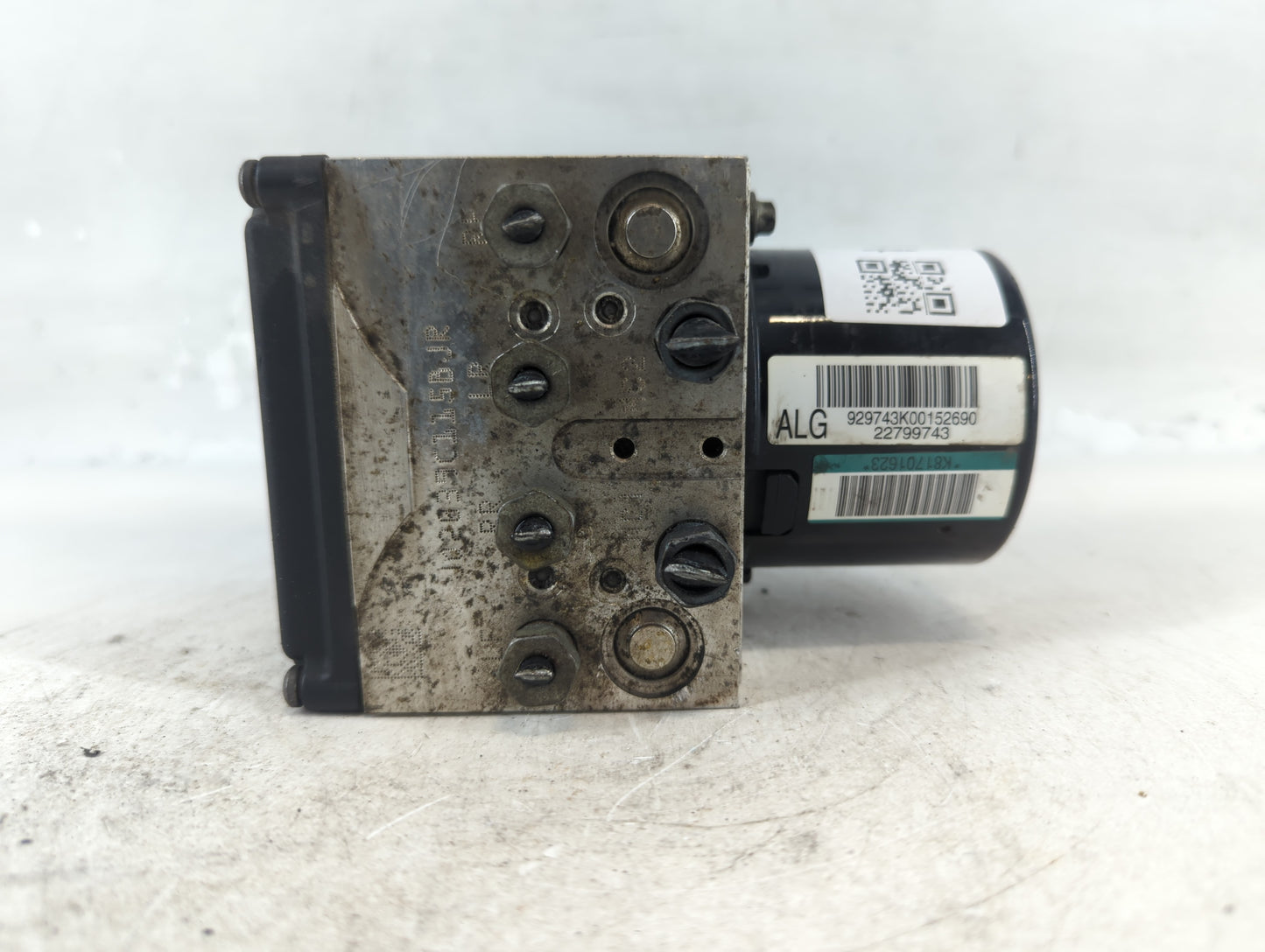2012 Chevrolet Malibu ABS Pump Control Module Replacement P/N:22800233 Fits OEM Used Auto Parts - Oemusedautoparts1.com