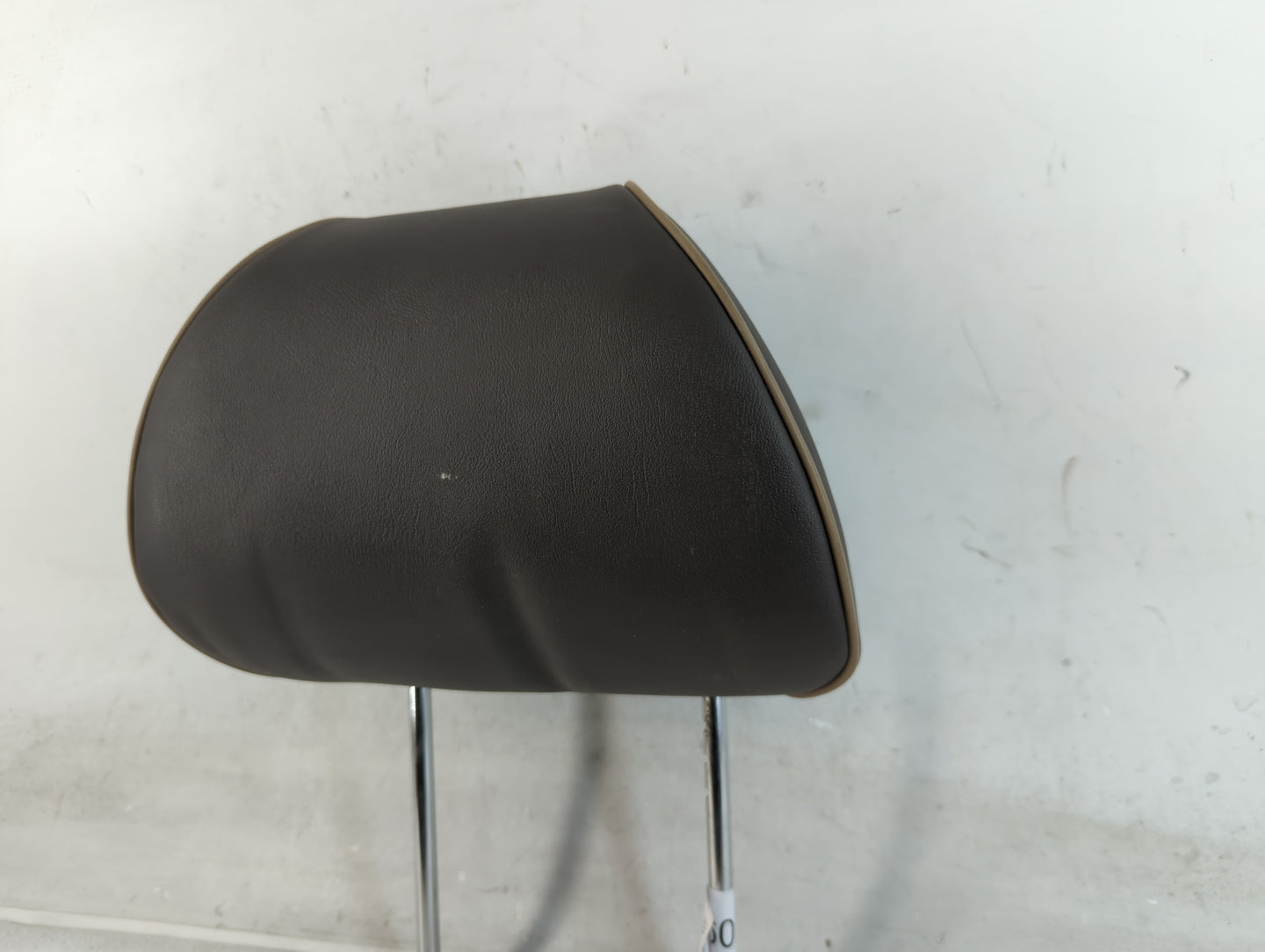 2011-2012 Chevrolet Malibu Headrest Head Rest Front Driver Passenger Seat Fits Fits 2011 2012 OEM Used Auto Parts - Oemuseda