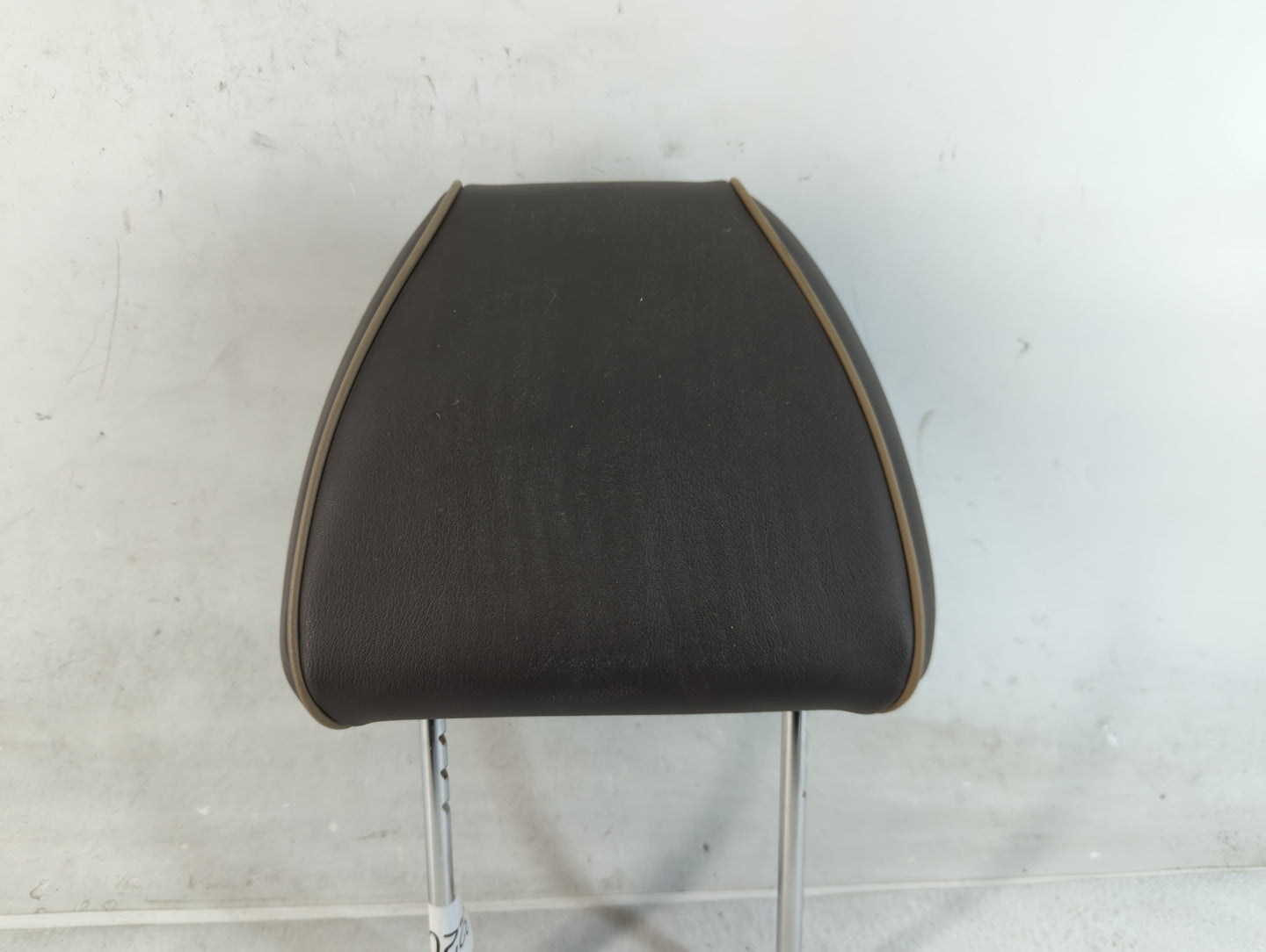 2011-2012 Chevrolet Malibu Headrest Head Rest Front Driver Passenger Seat Fits Fits 2011 2012 OEM Used Auto Parts - Oemuseda
