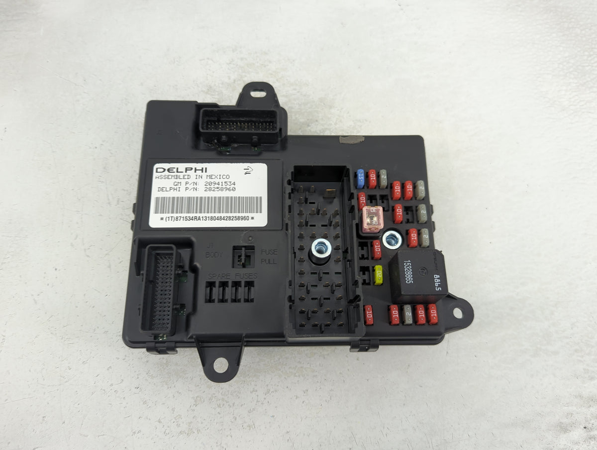 2010-2012 Chevrolet Malibu Body Control Module Bcm Inner Cabin Fuse Box 824081 - Oemusedautoparts1.com