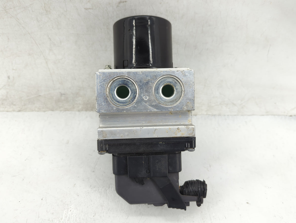 2012 Chevrolet Malibu ABS Pump Control Module Replacement P/N:22800233 22799743 Fits OEM Used Auto Parts - Oemusedautoparts1