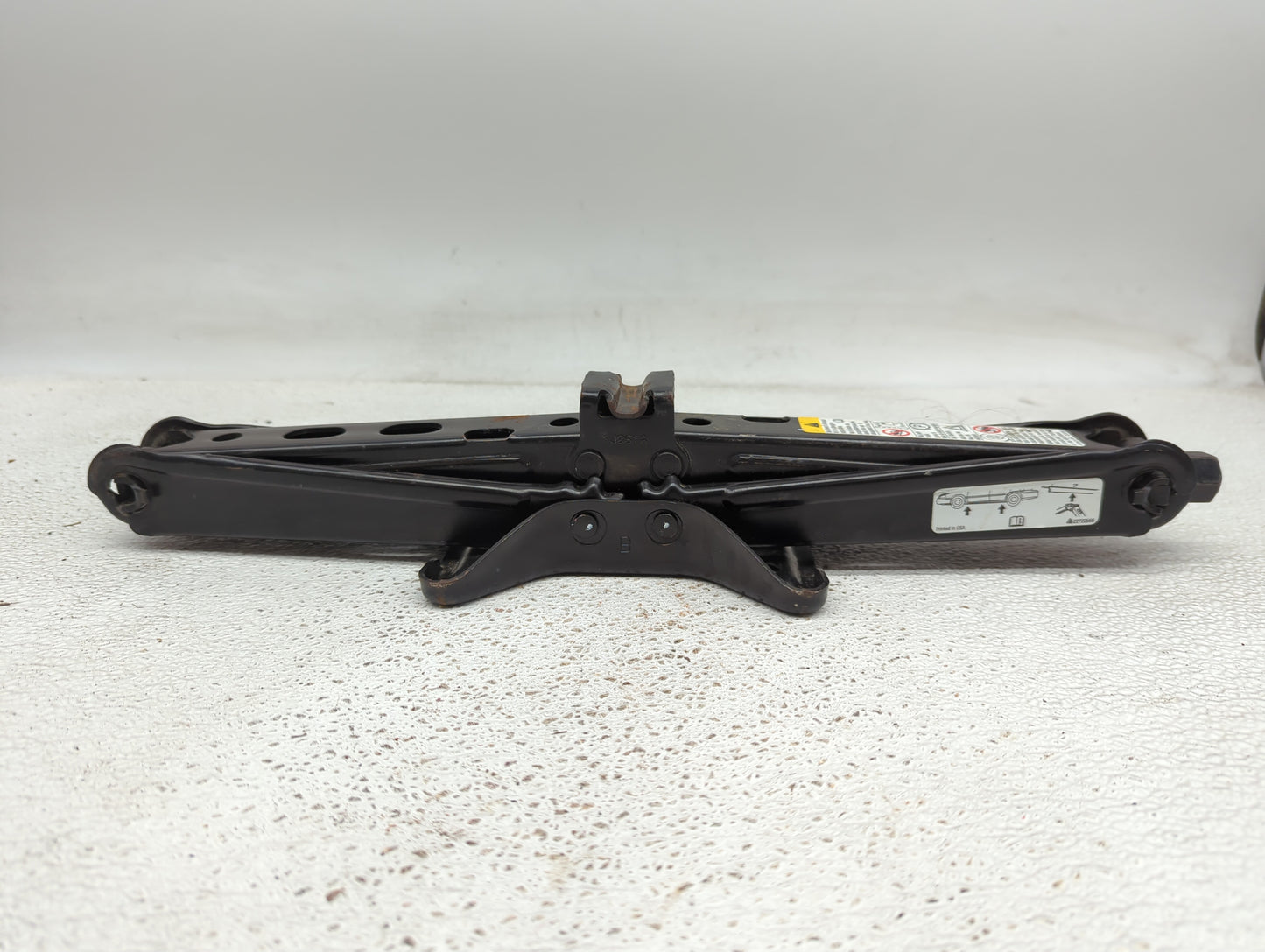 2012 Chevrolet Malibu Spare Scissor Car Jack Black 840238 - Oemusedautoparts1.com