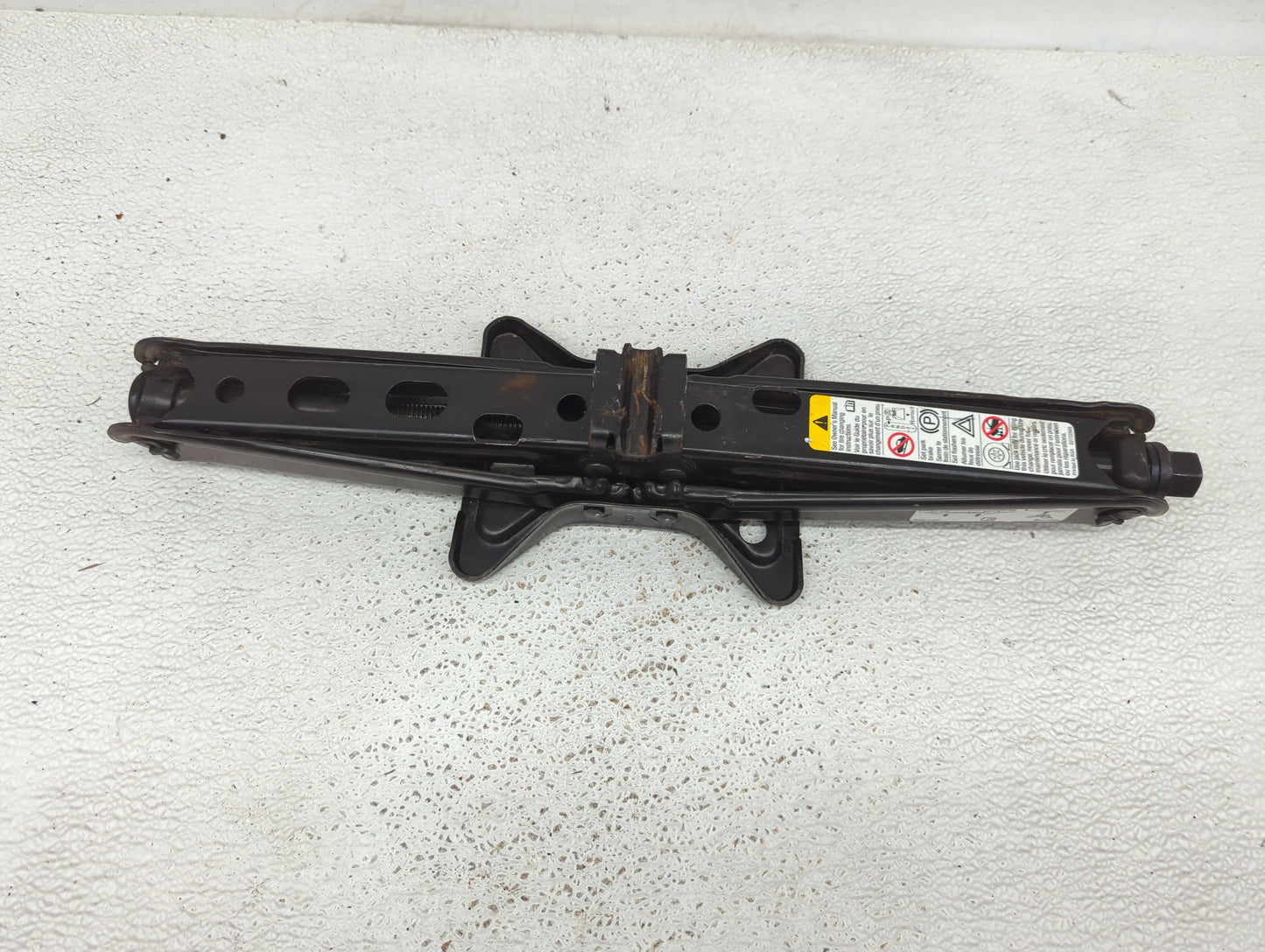 2012 Chevrolet Malibu Spare Scissor Car Jack Black 840238 - Oemusedautoparts1.com
