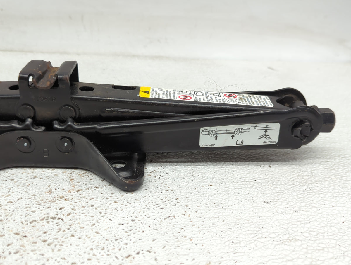 2012 Chevrolet Malibu Spare Scissor Car Jack Black 840238 - Oemusedautoparts1.com