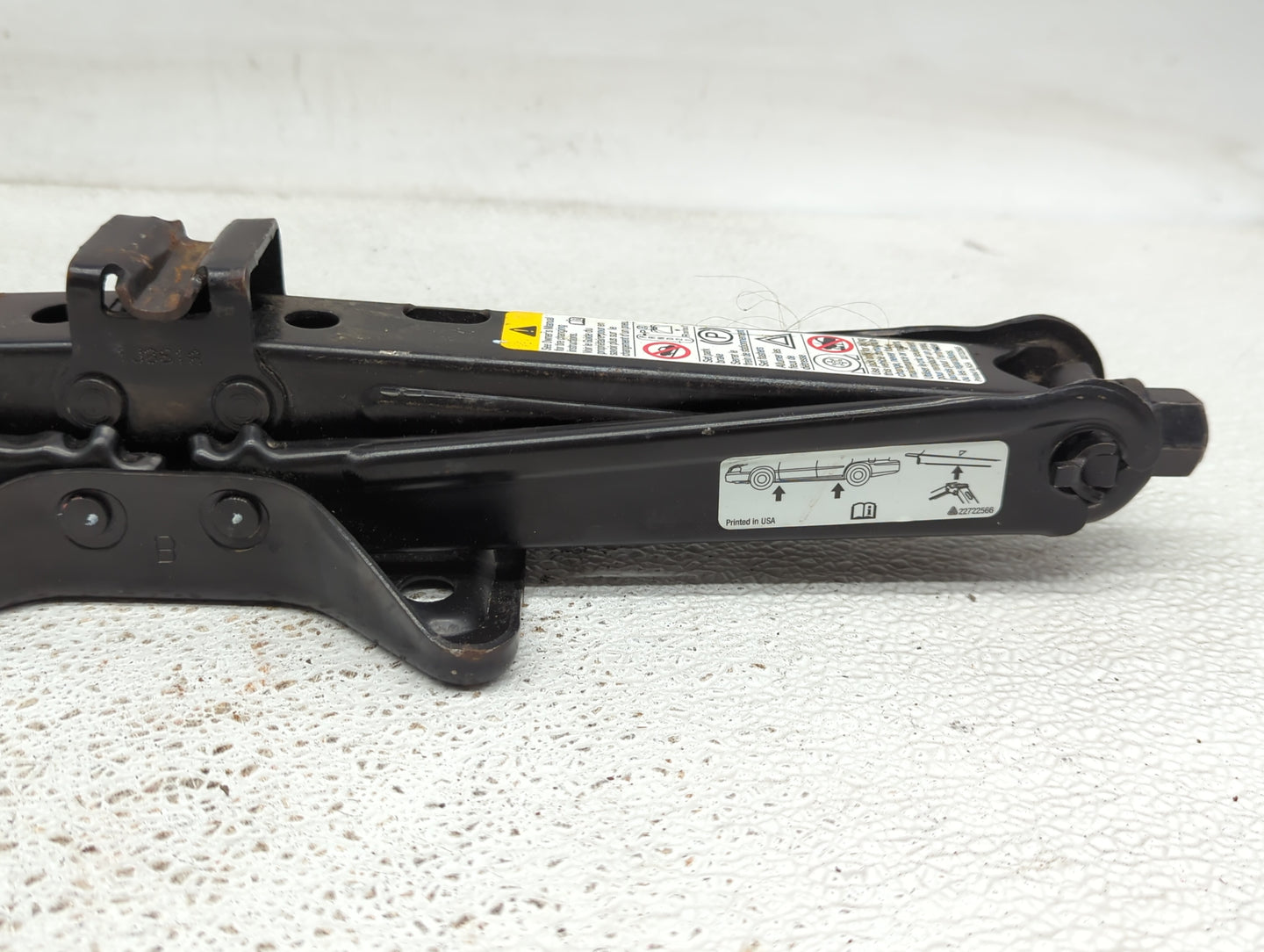 2012 Chevrolet Malibu Spare Scissor Car Jack Black 840238 - Oemusedautoparts1.com