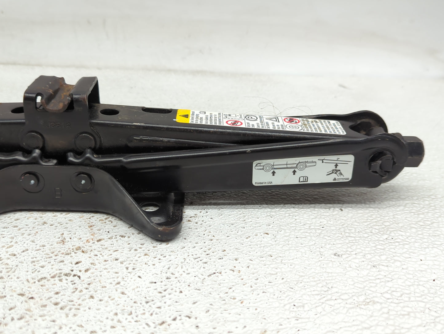 2012 Chevrolet Malibu Spare Scissor Car Jack Black 840238 - Oemusedautoparts1.com