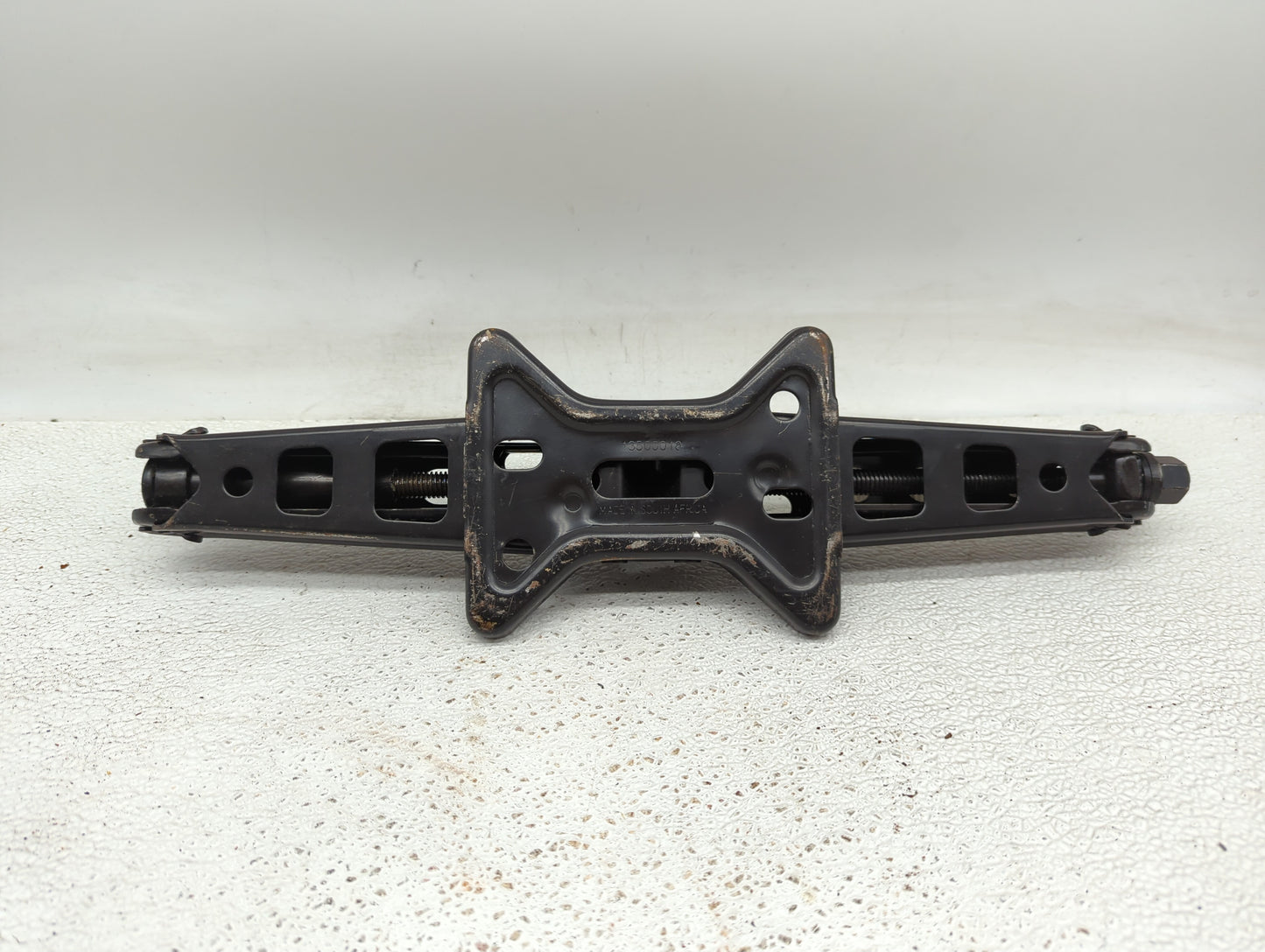 2012 Chevrolet Malibu Spare Scissor Car Jack Black 840238 - Oemusedautoparts1.com