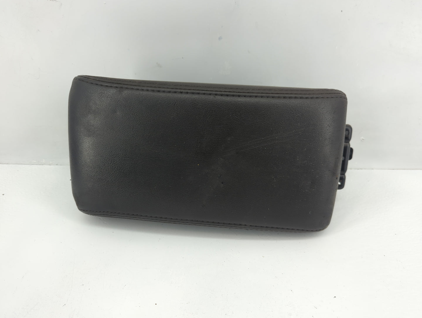 2008-2012 Chevrolet Malibu Center Console Armrest Cover Lid Fits Fits 2008 2009 2010 2011 2012 OEM Used Auto Parts - Oemused