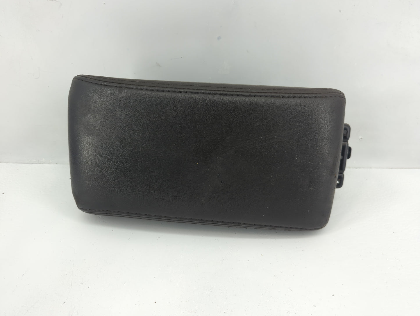 2008-2012 Chevrolet Malibu Center Console Armrest Cover Lid Fits Fits 2008 2009 2010 2011 2012 OEM Used Auto Parts - Oemused