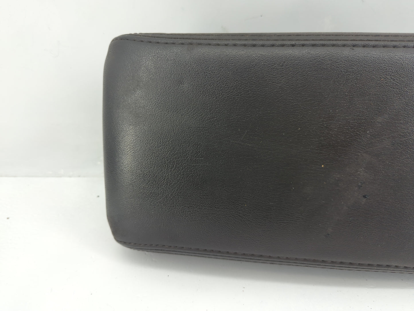 2008-2012 Chevrolet Malibu Center Console Armrest Cover Lid Fits Fits 2008 2009 2010 2011 2012 OEM Used Auto Parts - Oemused