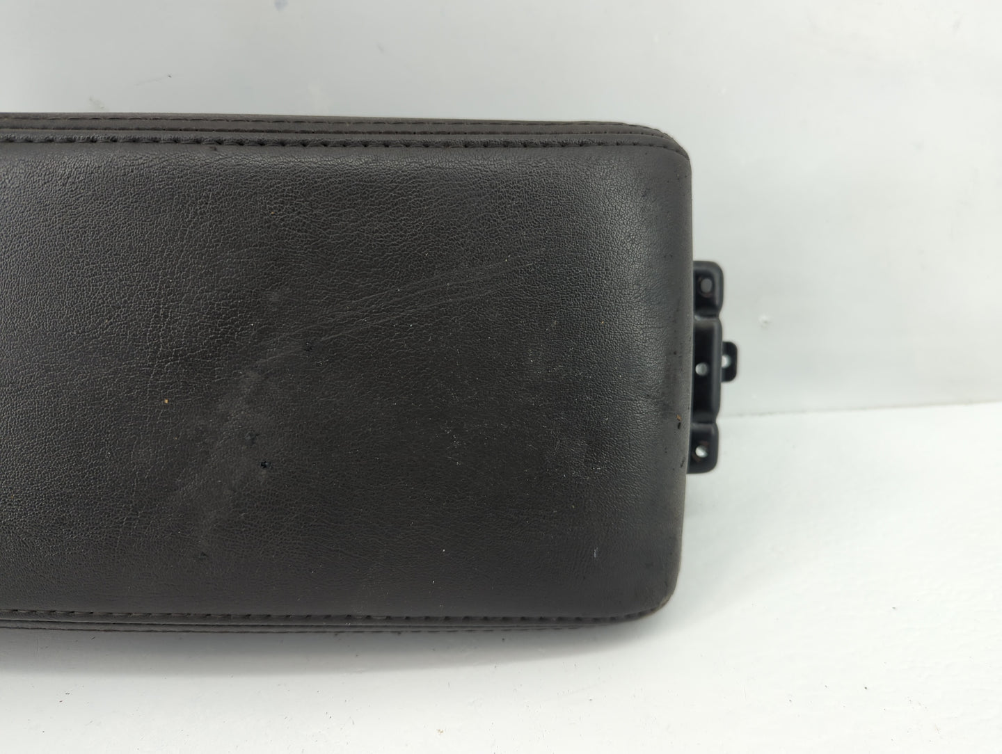 2008-2012 Chevrolet Malibu Center Console Armrest Cover Lid Fits Fits 2008 2009 2010 2011 2012 OEM Used Auto Parts - Oemused
