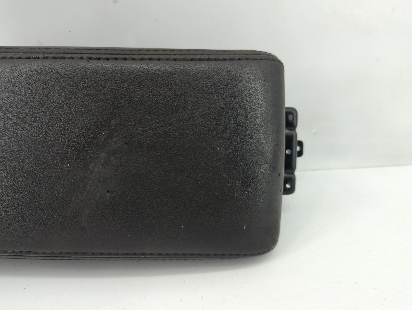 2008-2012 Chevrolet Malibu Center Console Armrest Cover Lid Fits Fits 2008 2009 2010 2011 2012 OEM Used Auto Parts - Oemused