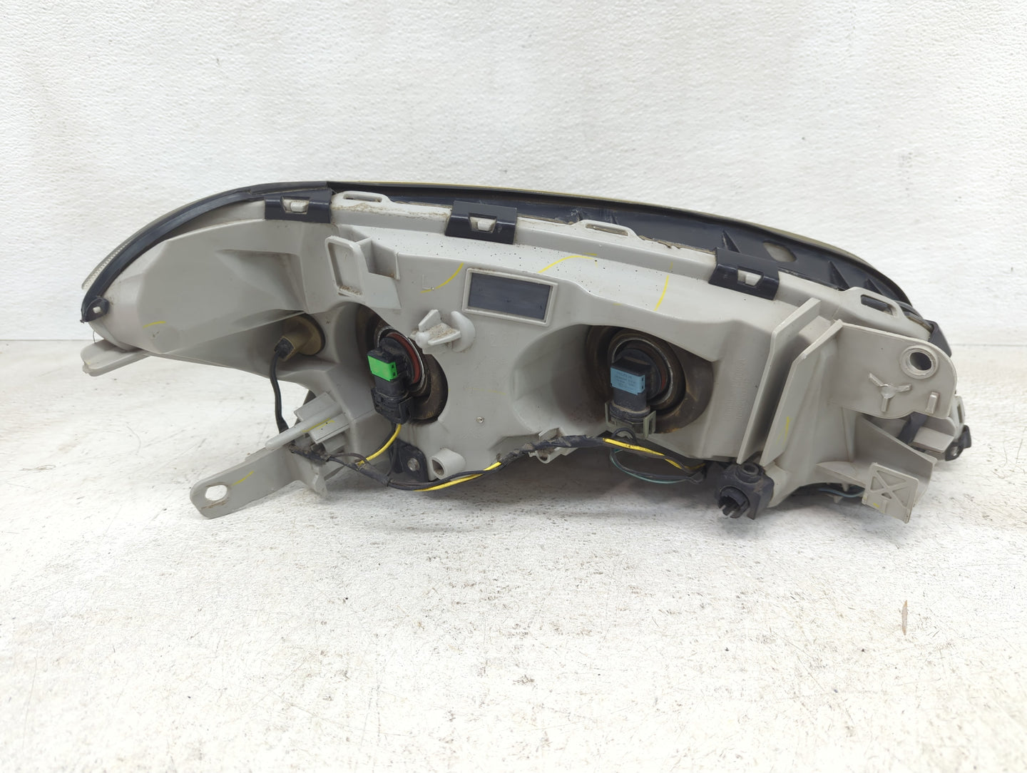 2008-2012 Chevrolet Malibu Driver Left Oem Head Light Headlight Lamp - Oemusedautoparts1.com